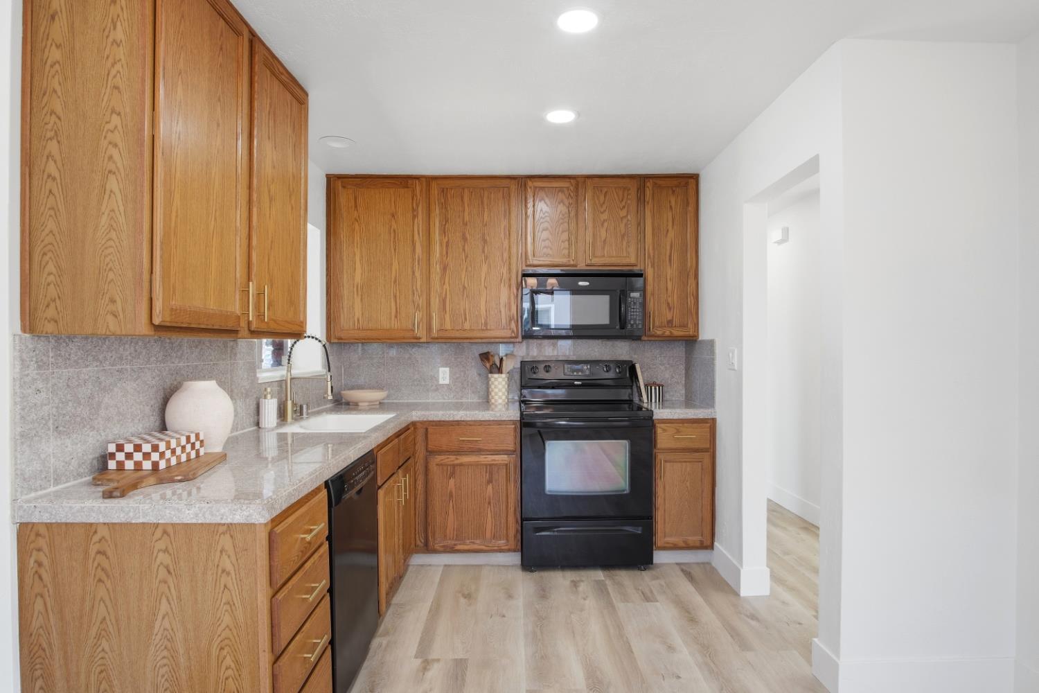 316 Tokay Ave, Modesto, CA 95350