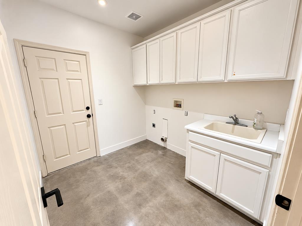 619 Pecan Dr, Ripon, CA 95366