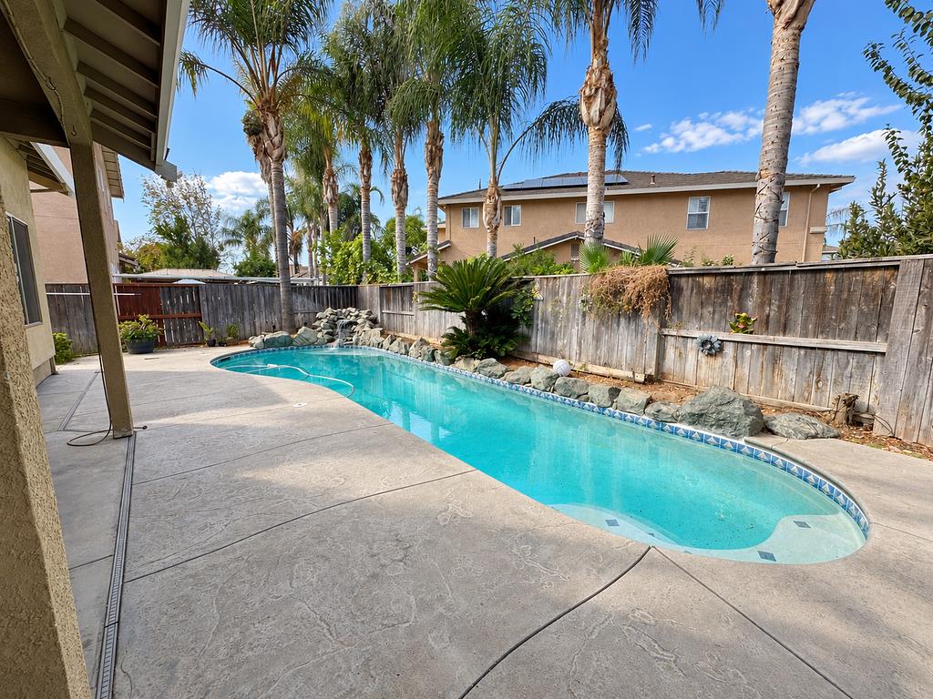 619 Pecan Dr, Ripon, CA 95366