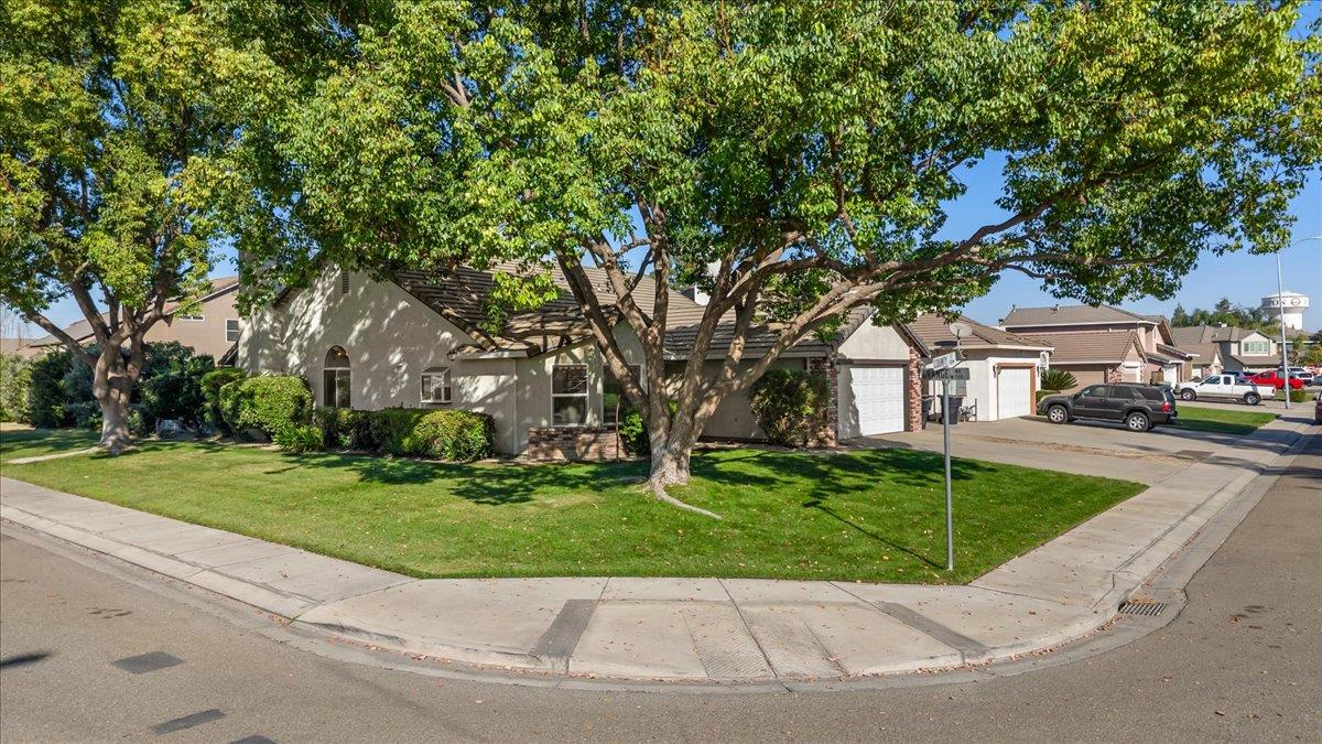 505 County Court, Ripon, CA 95366