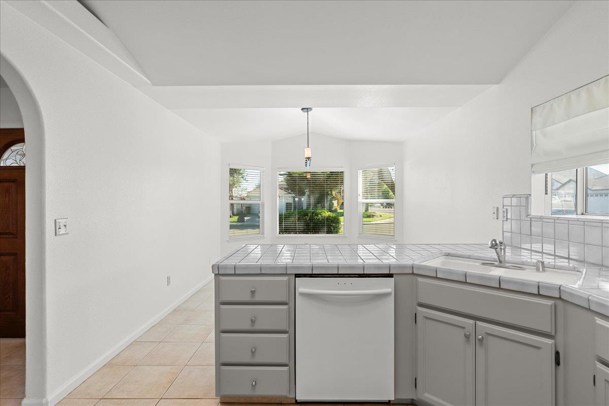 505 County Court, Ripon, CA 95366