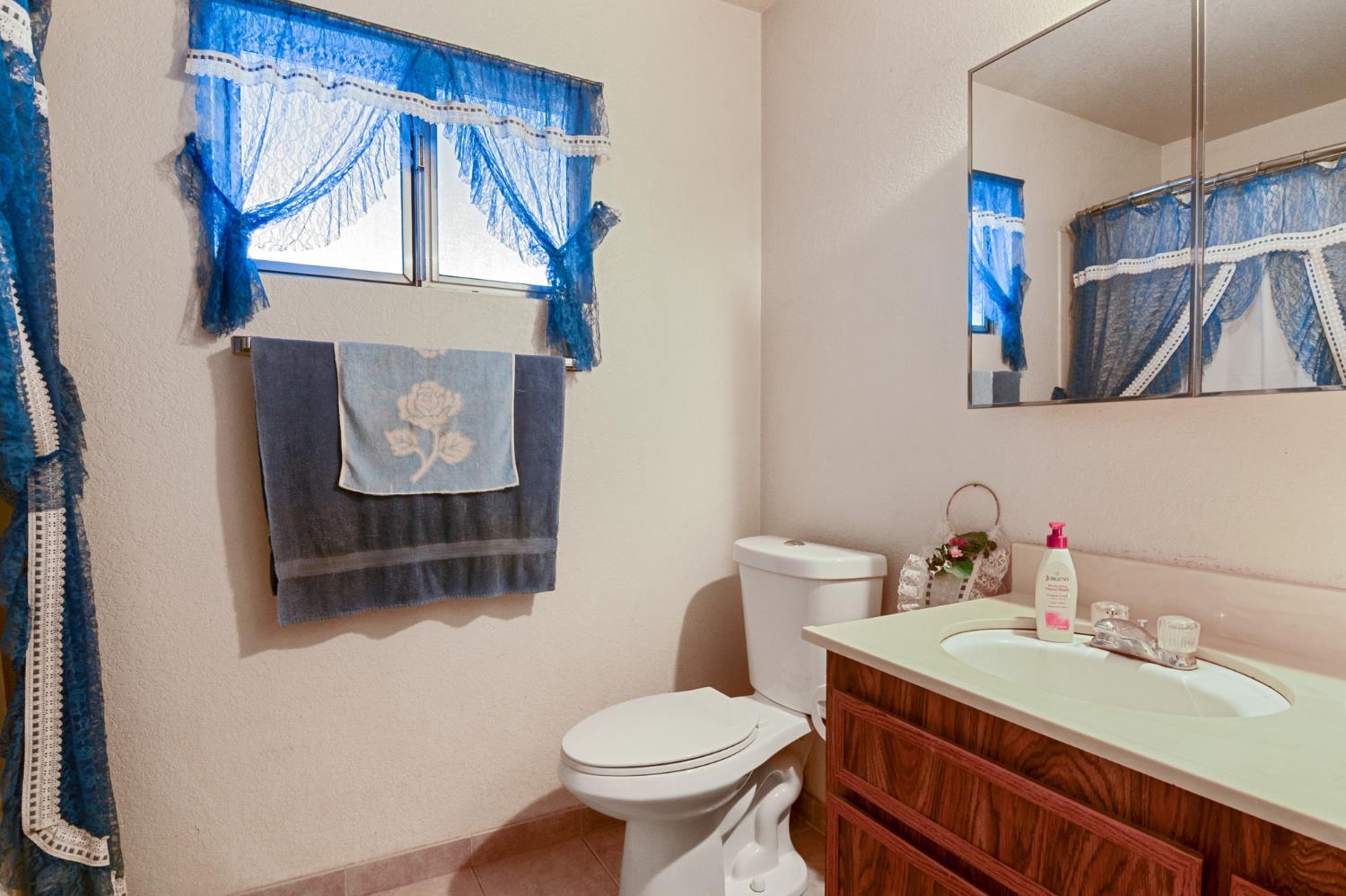 1462 Stanley Dr, Ripon, CA 95366