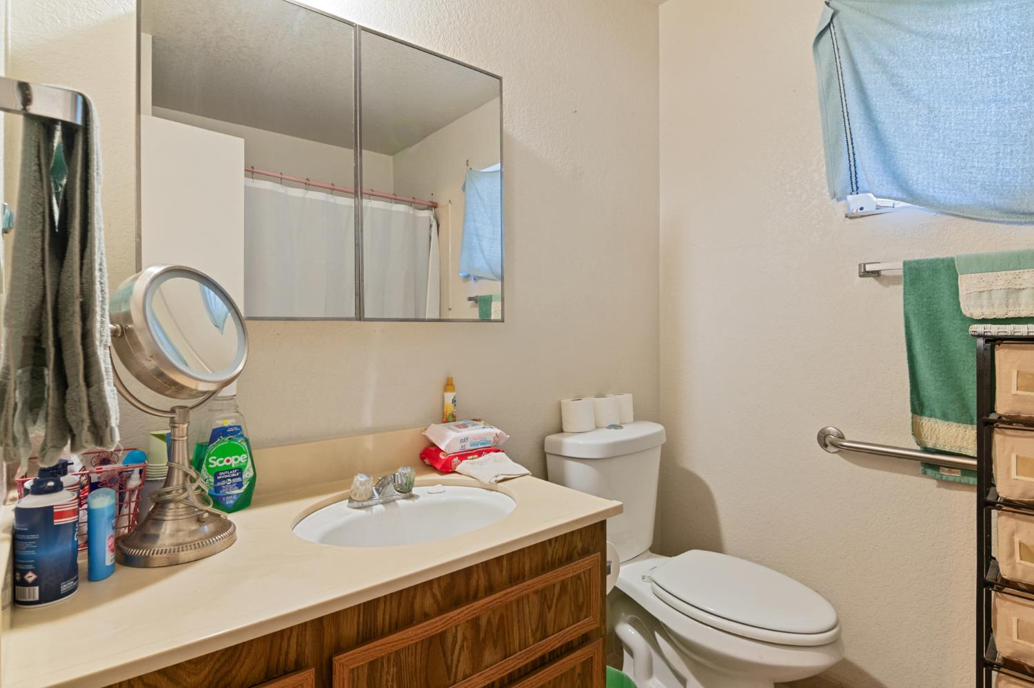 1462 Stanley Dr, Ripon, CA 95366