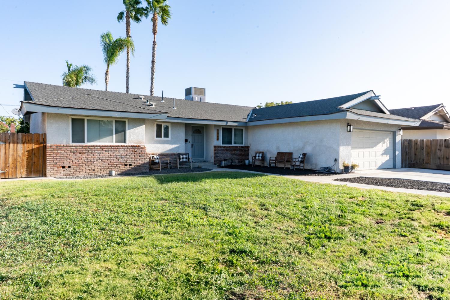1062 Madison Ave, Los Banos, CA 93635
