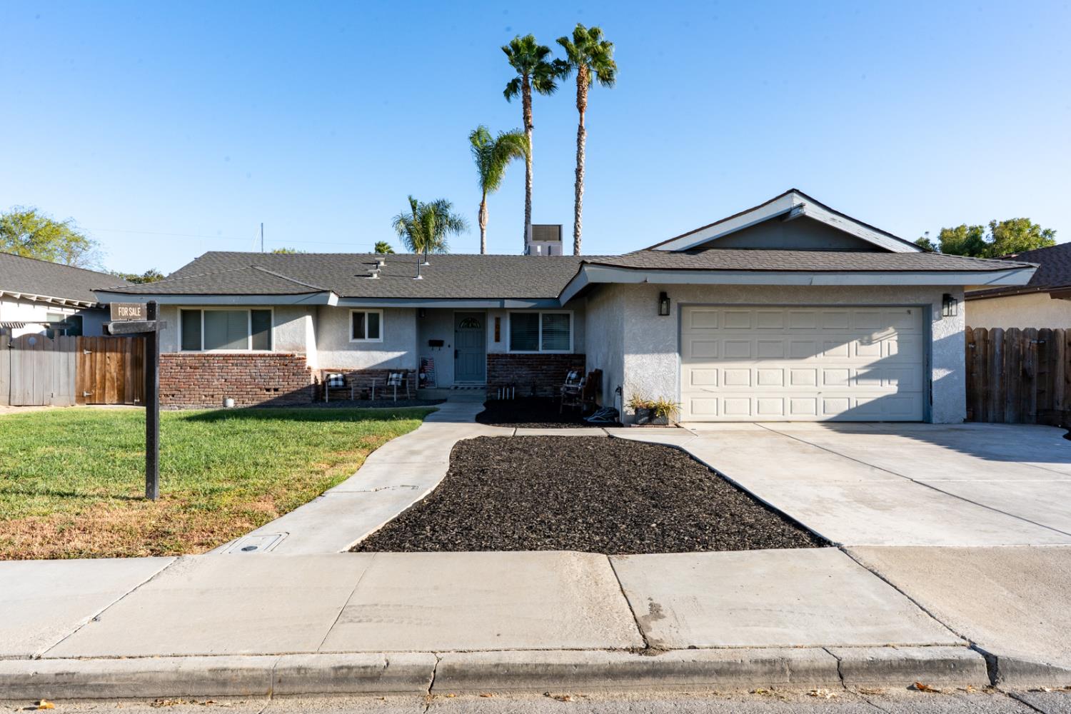 1062 Madison Ave, Los Banos, CA 93635