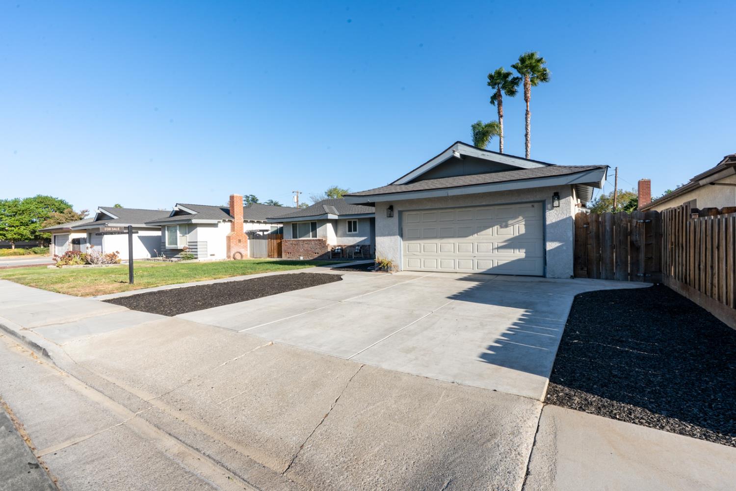 1062 Madison Ave, Los Banos, CA 93635