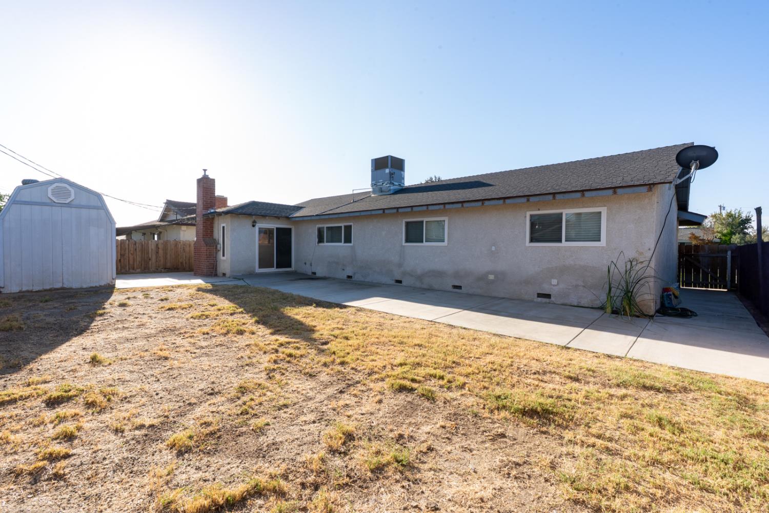 1062 Madison Ave, Los Banos, CA 93635