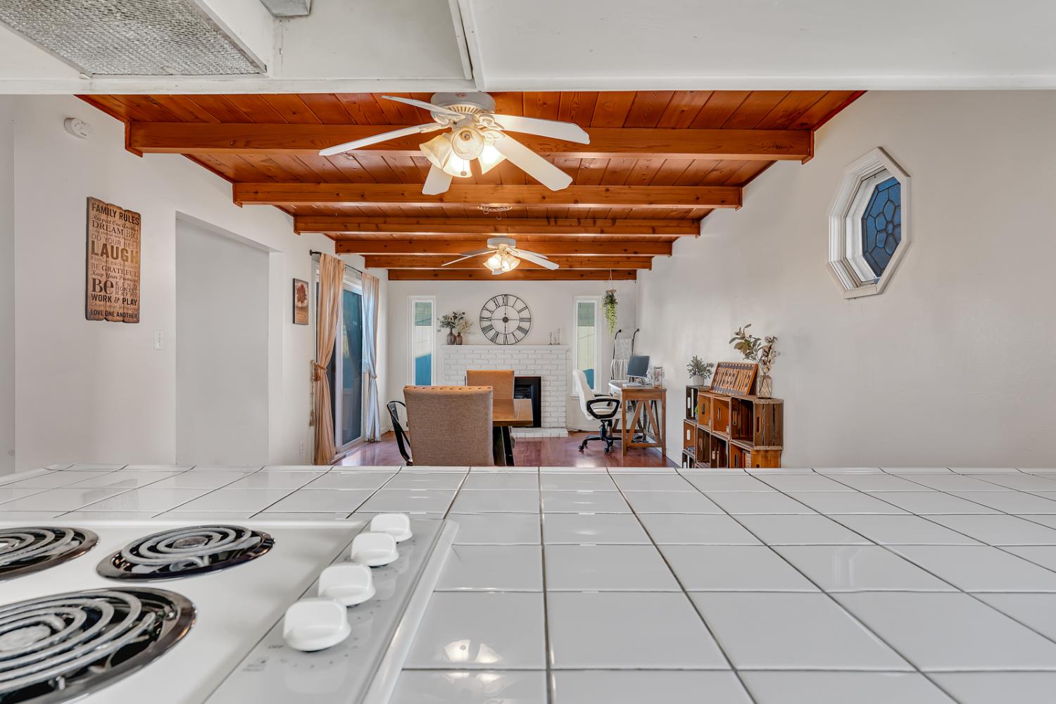 1062 Madison Ave, Los Banos, CA 93635