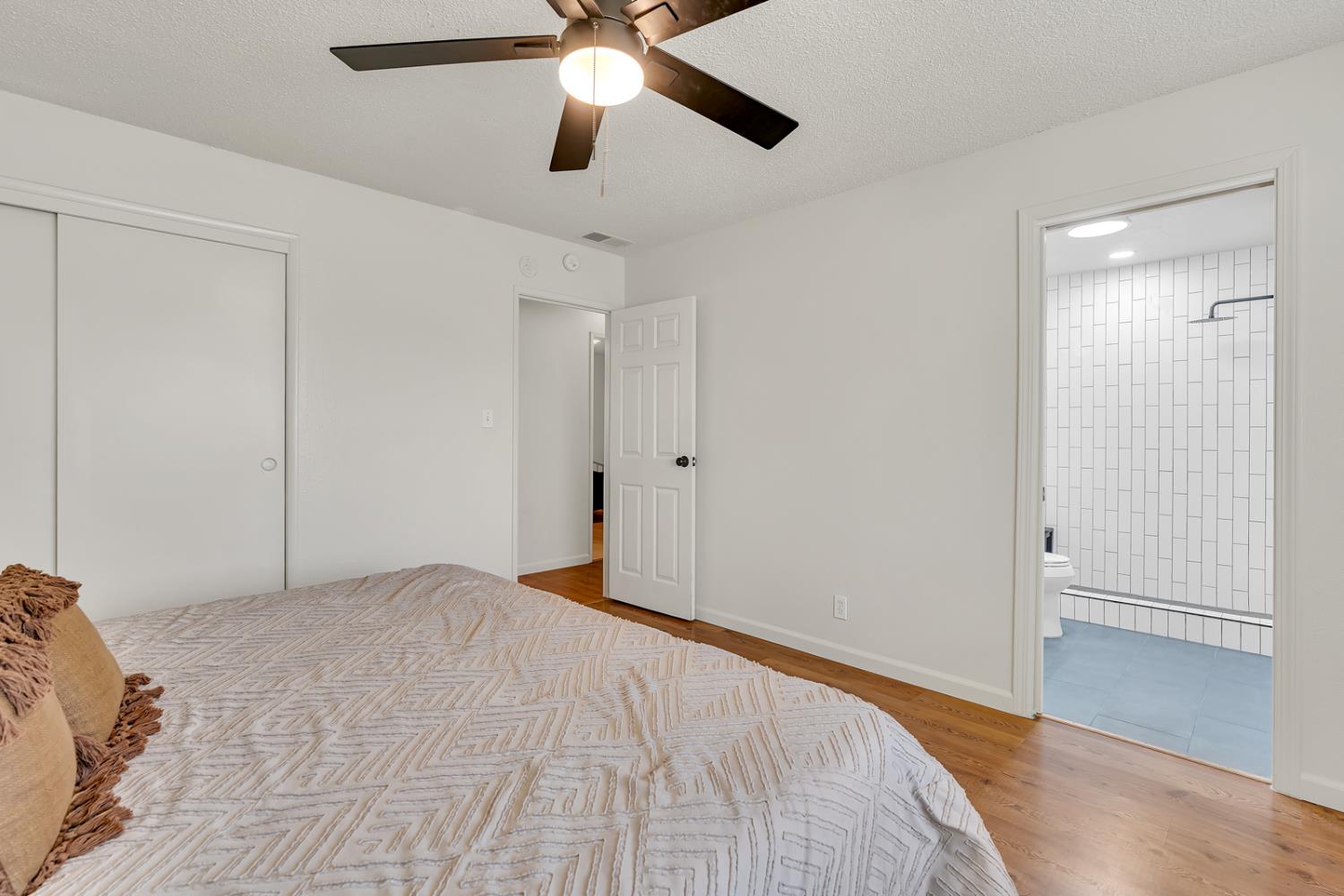 1062 Madison Ave, Los Banos, CA 93635