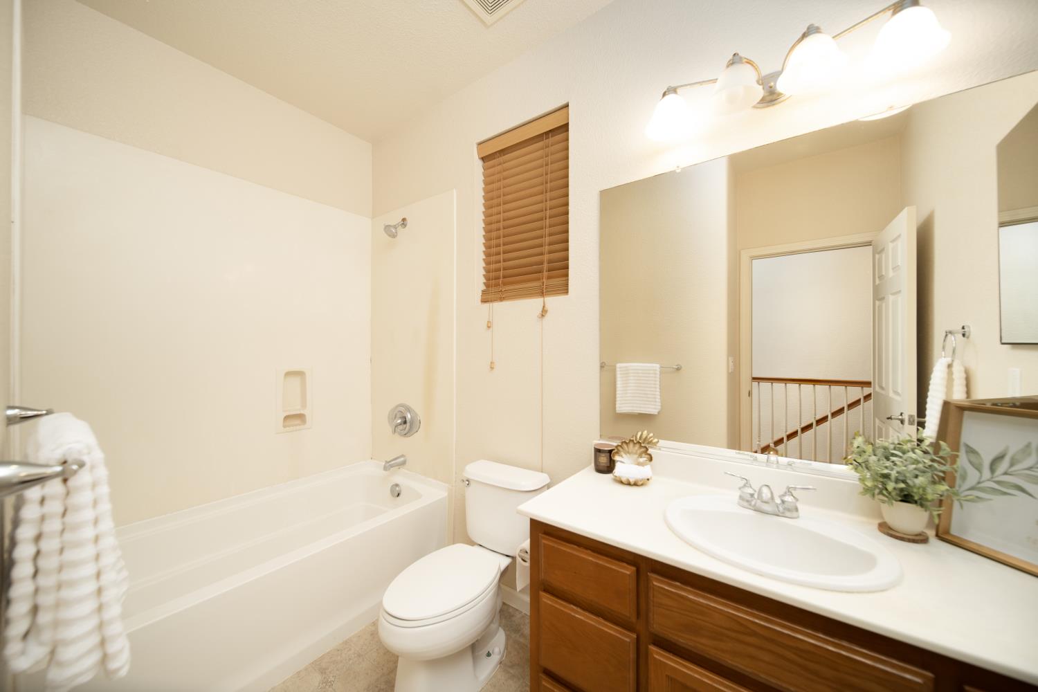 1766 Norwood Heights Ln, Ceres, CA 95307