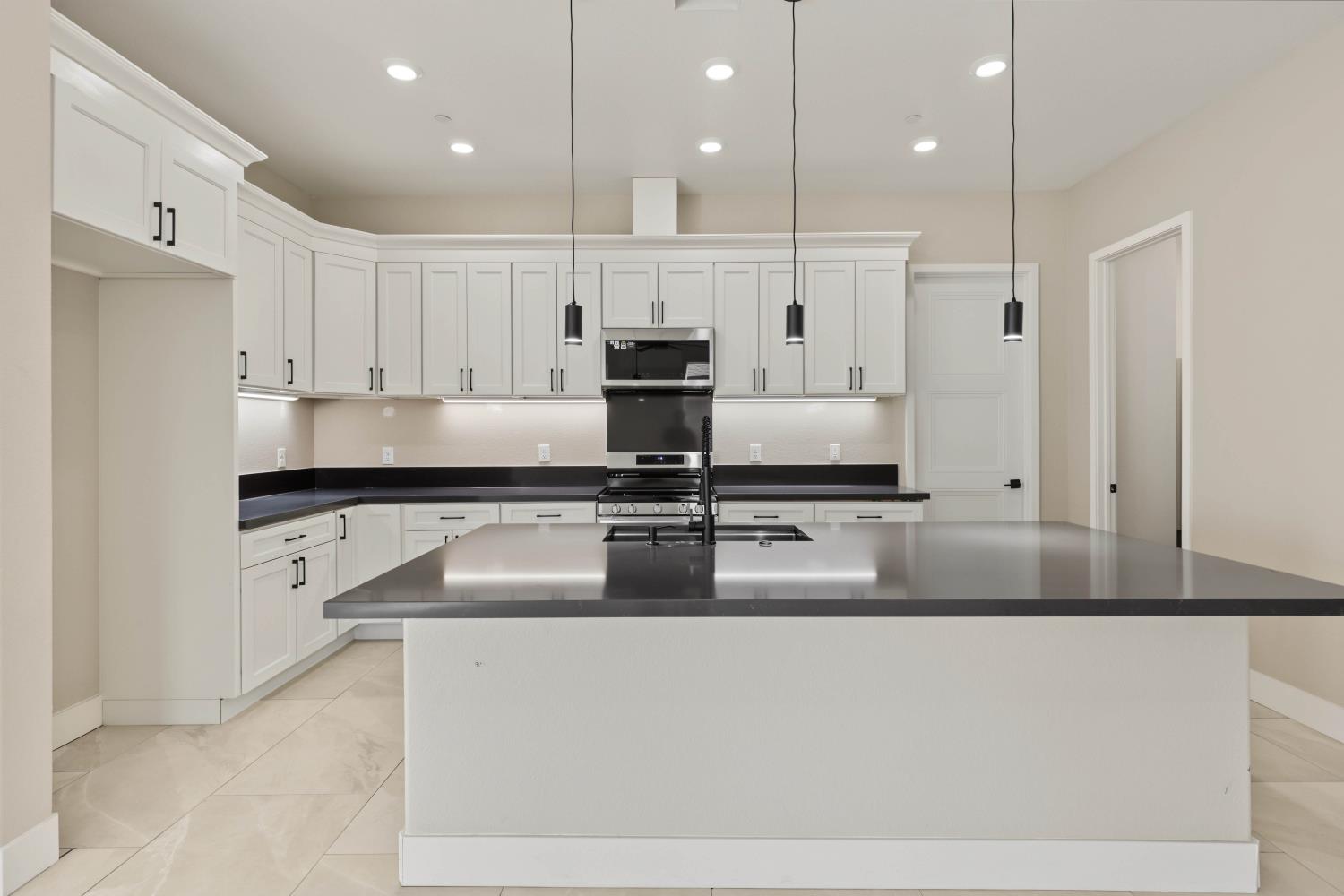 431 Sycamore Ave, Manteca, CA 95336
