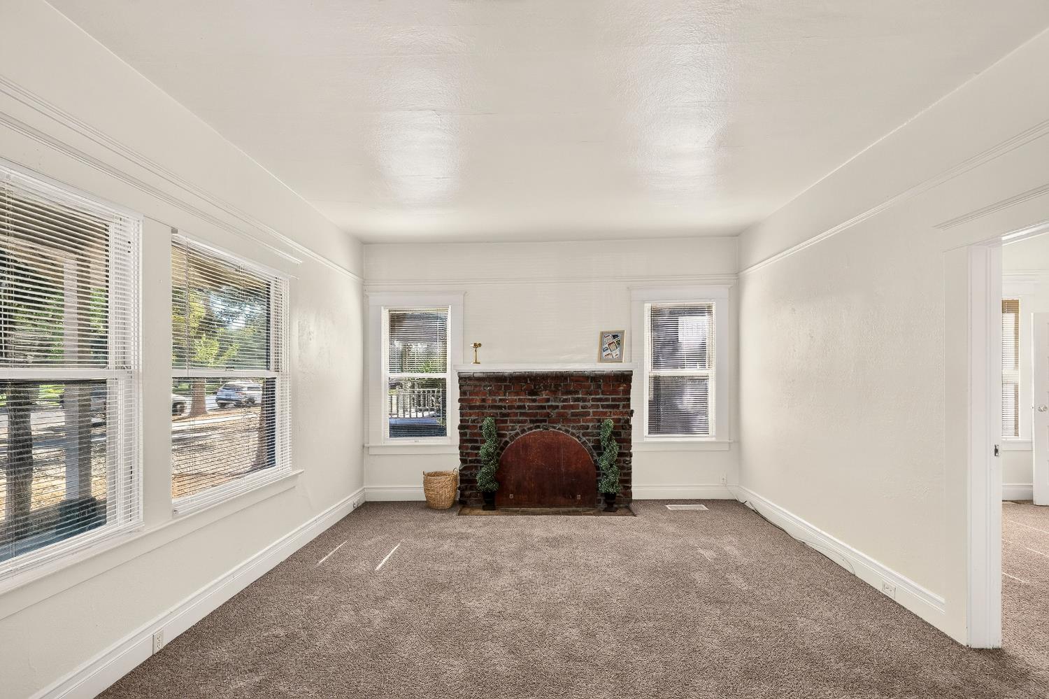2045 O St, Merced, CA 95340