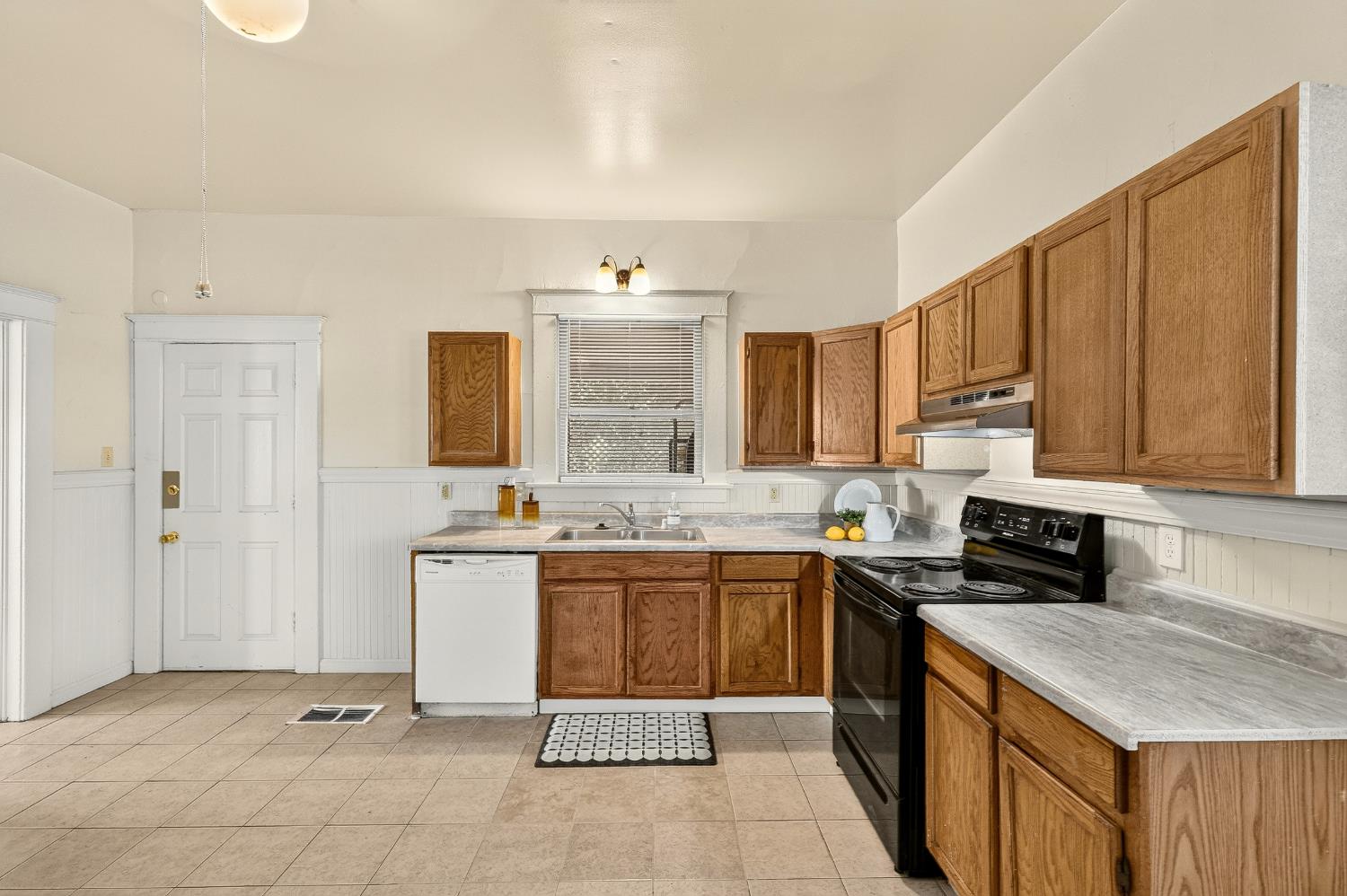 2045 O St, Merced, CA 95340