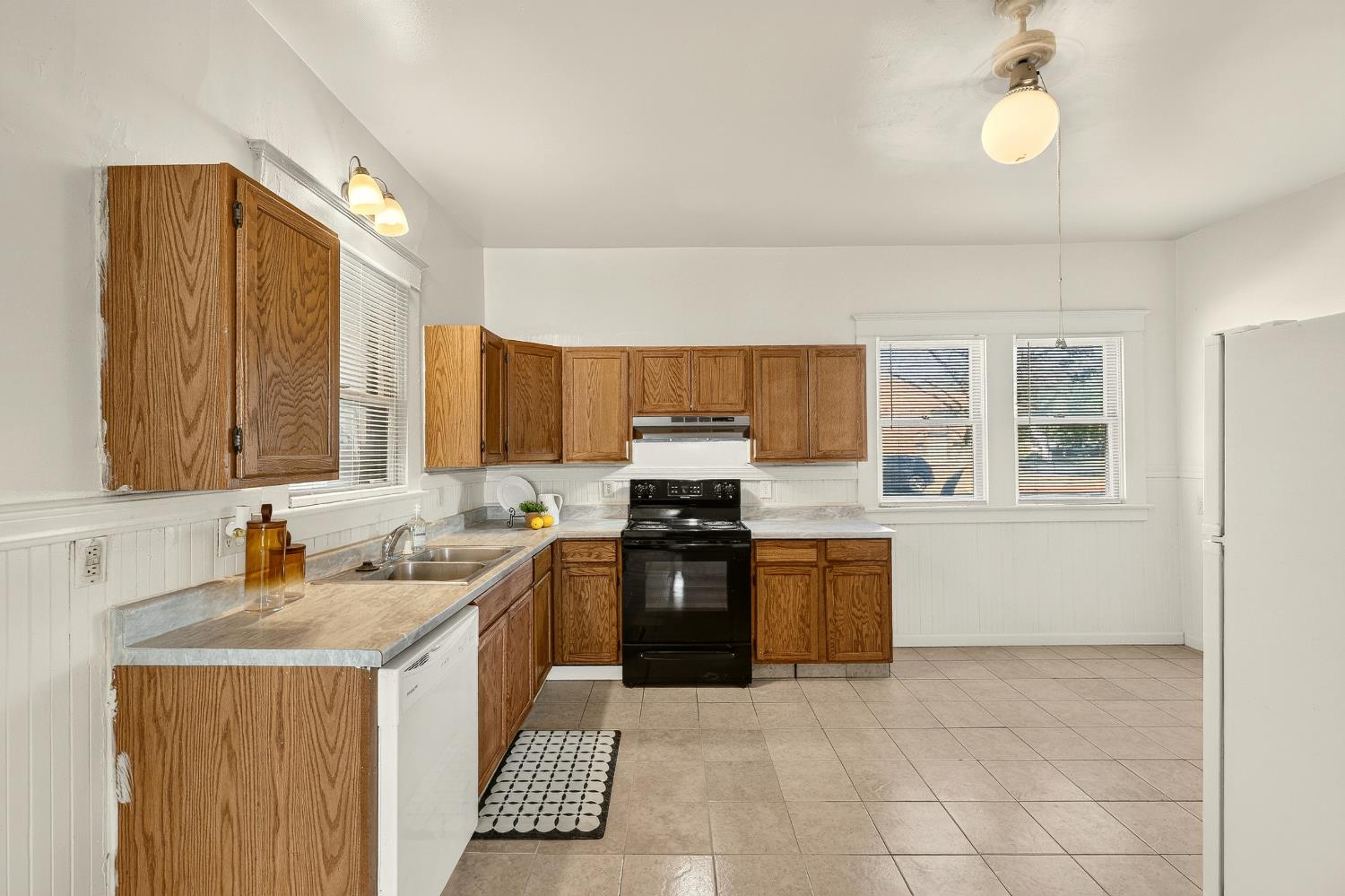 2045 O St, Merced, CA 95340