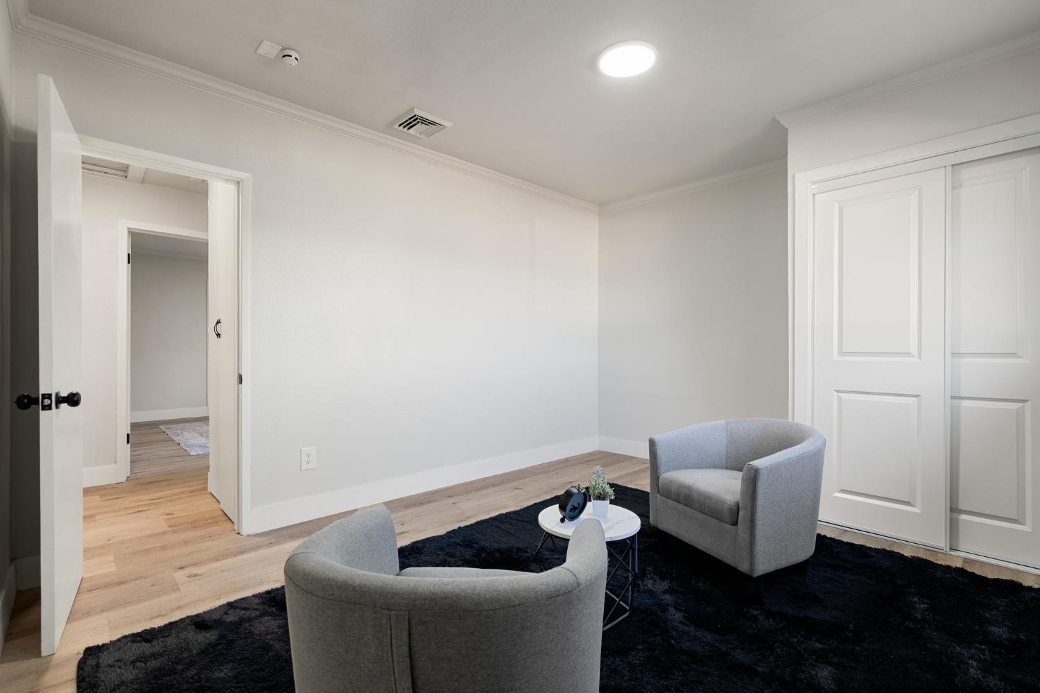 332 Hinkley Ave, Oakdale, CA 95361