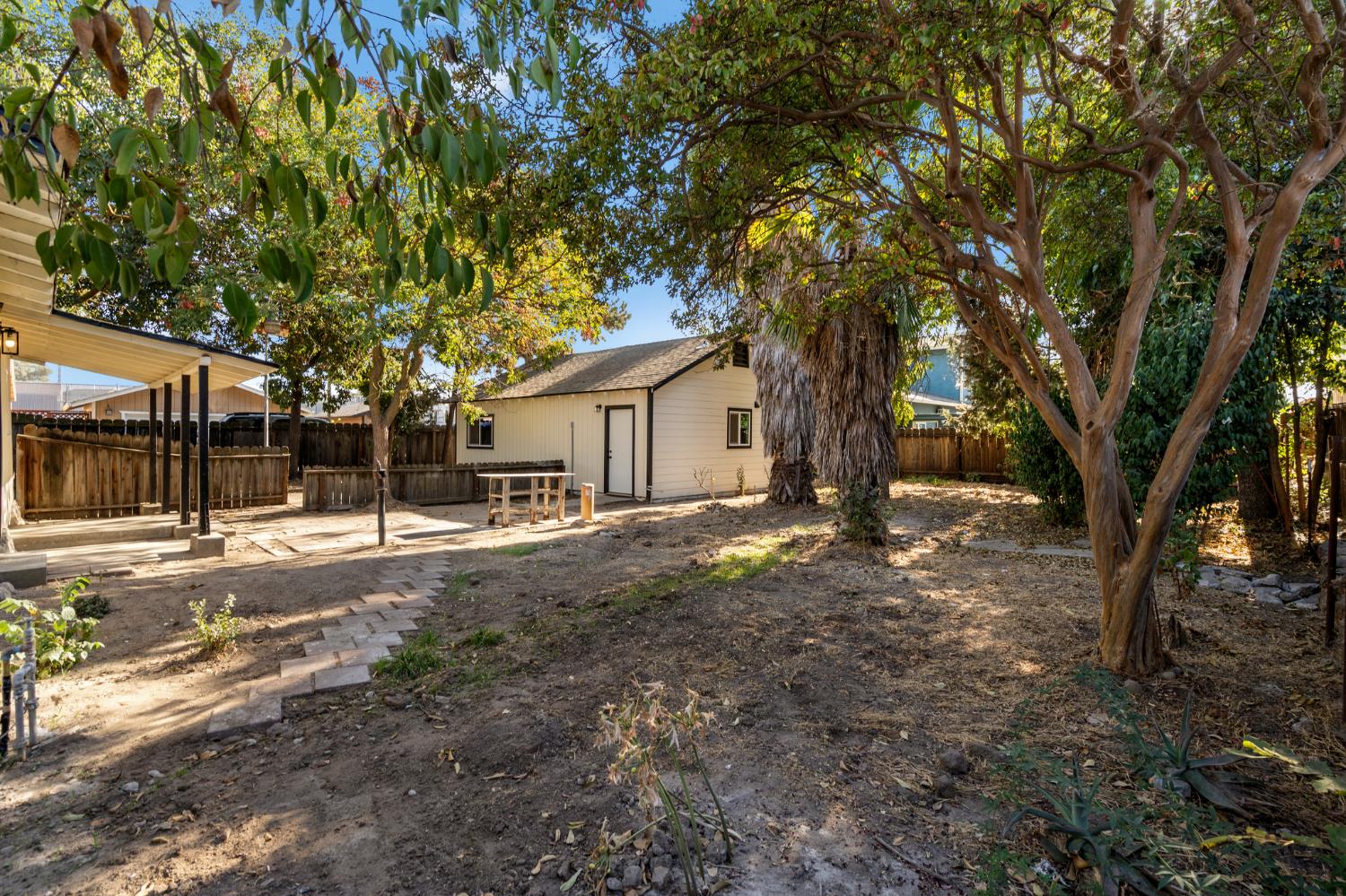 332 Hinkley Ave, Oakdale, CA 95361
