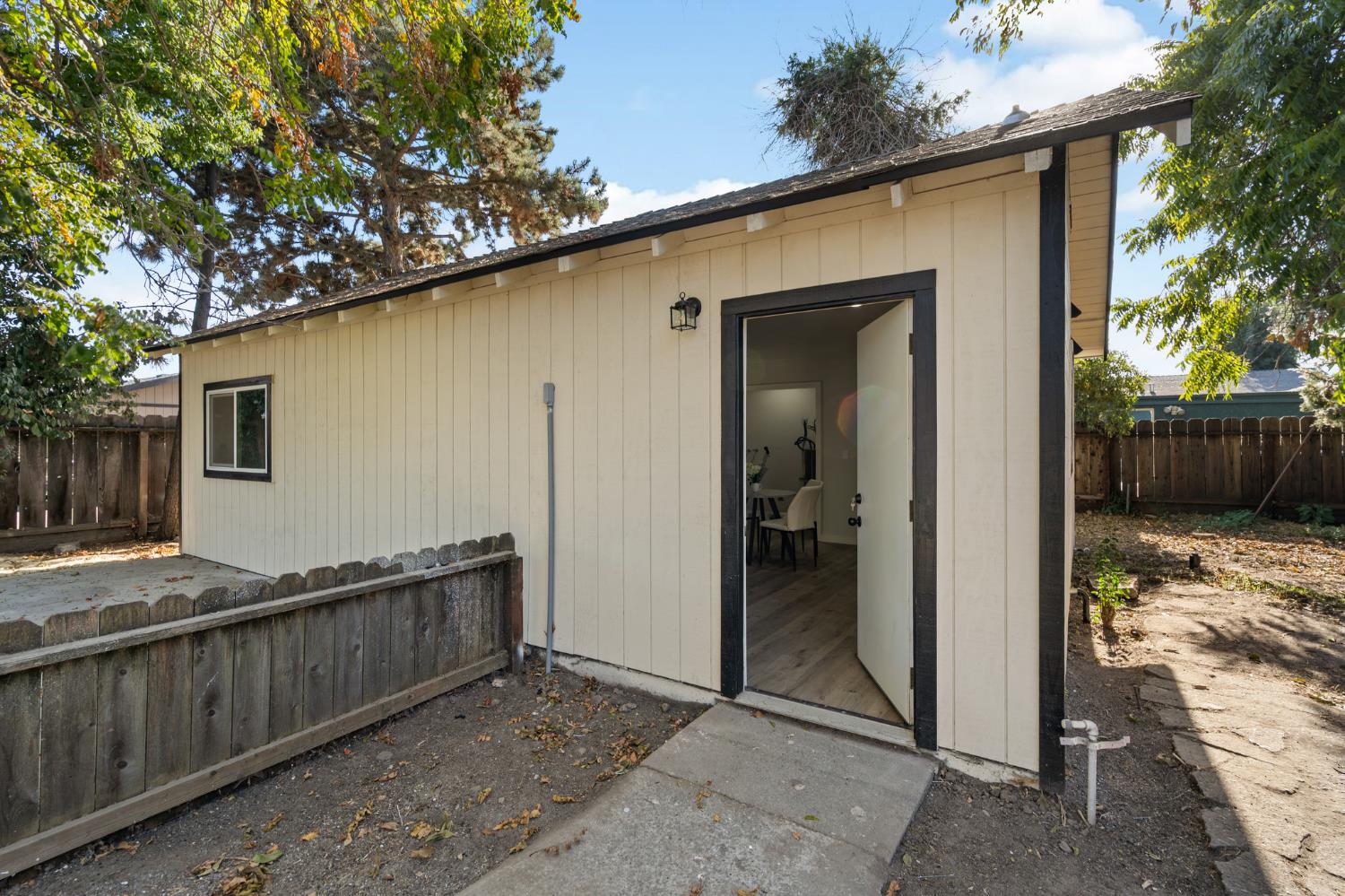 332 Hinkley Ave, Oakdale, CA 95361