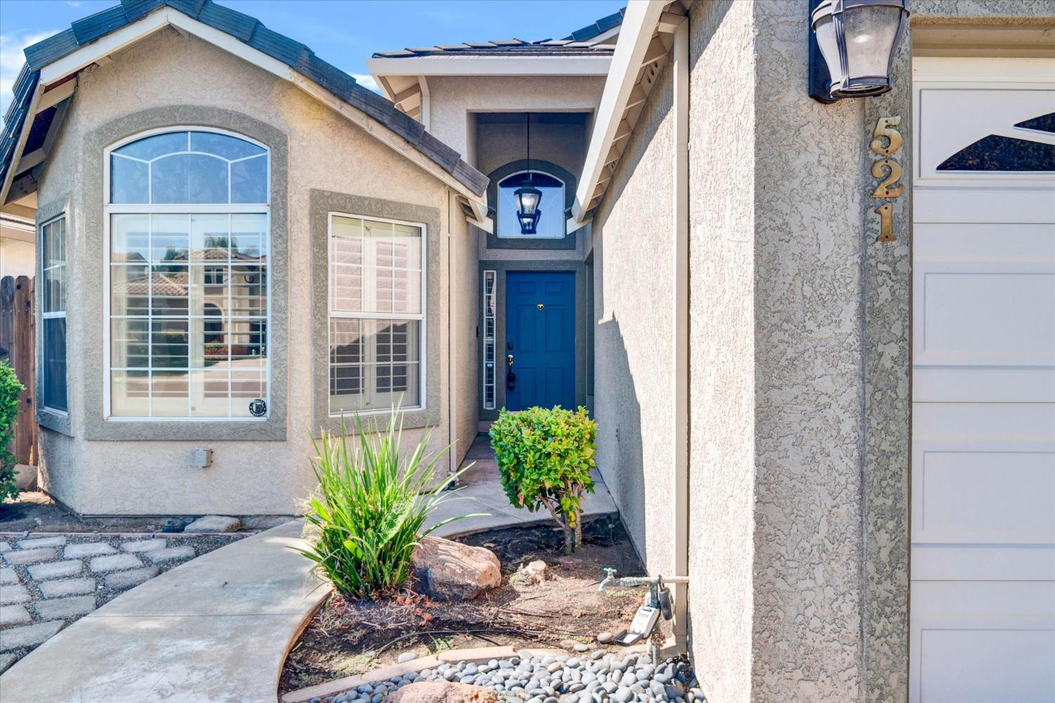 521 Pecan Dr, Ripon, CA 95366