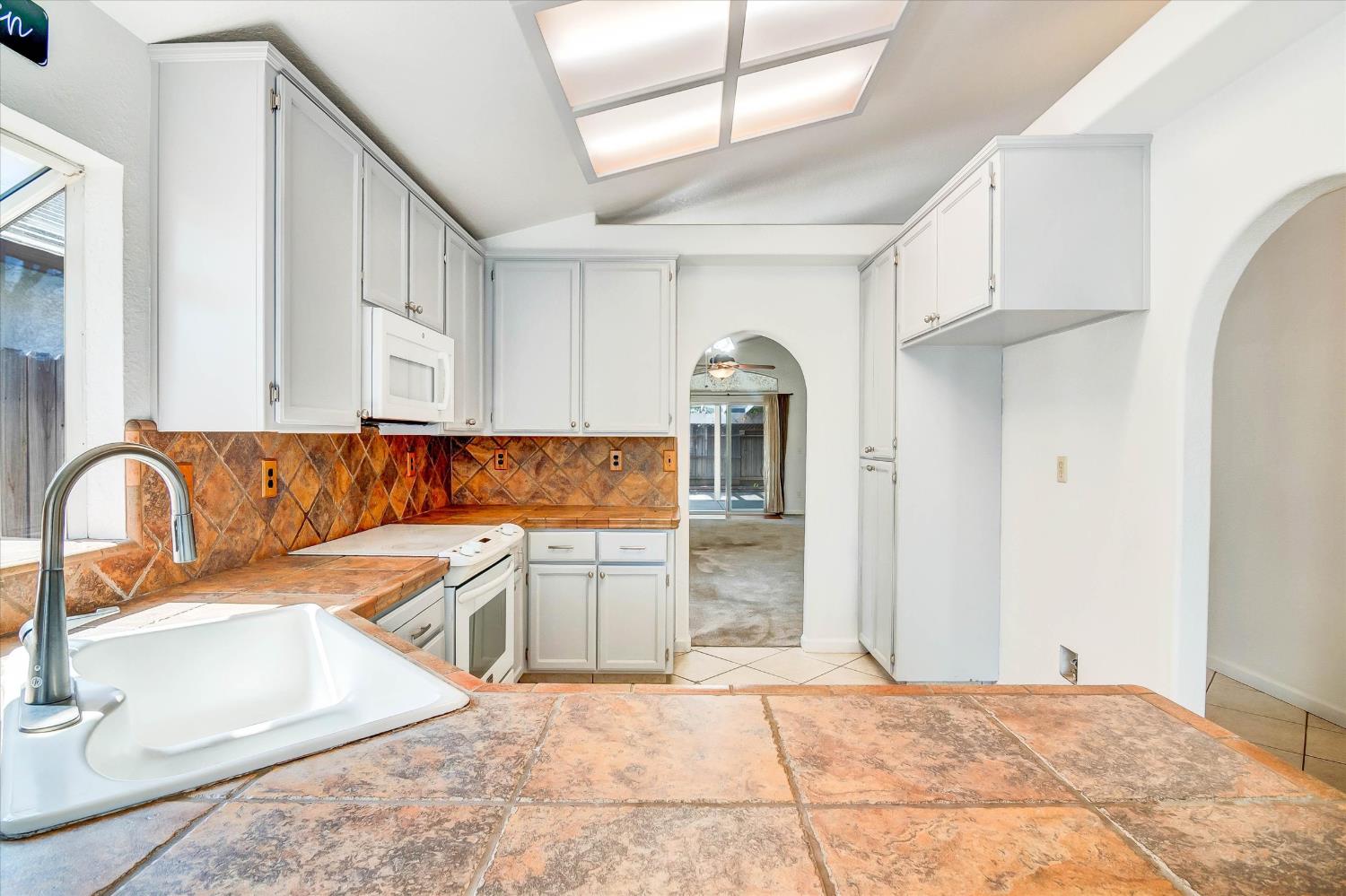 521 Pecan Dr, Ripon, CA 95366