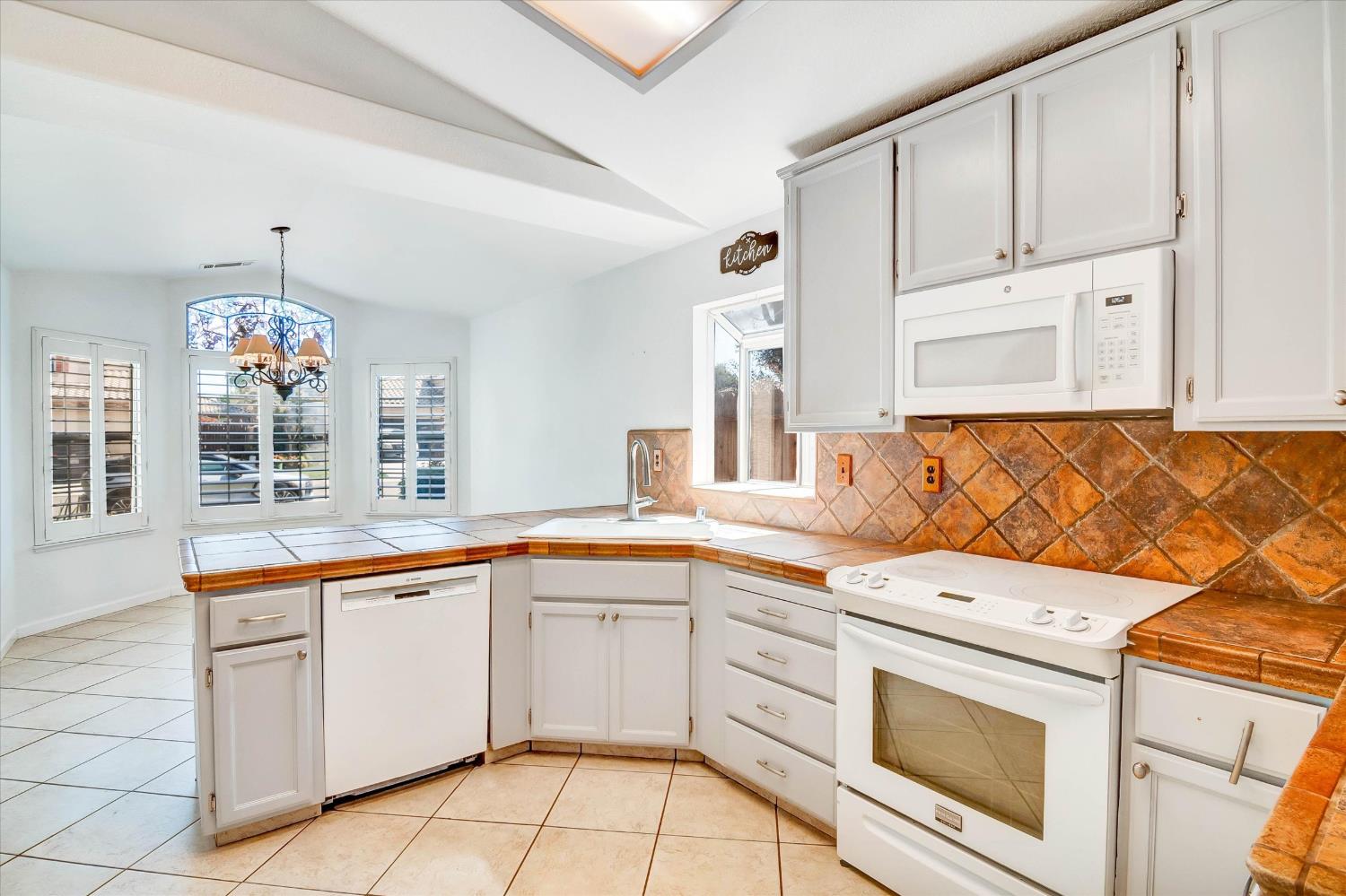 521 Pecan Dr, Ripon, CA 95366