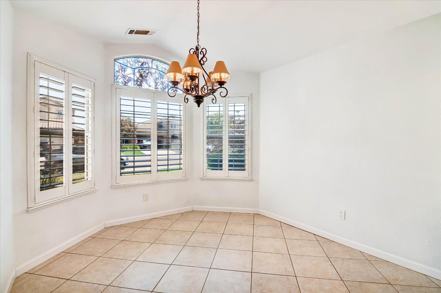 521 Pecan Dr, Ripon, CA 95366