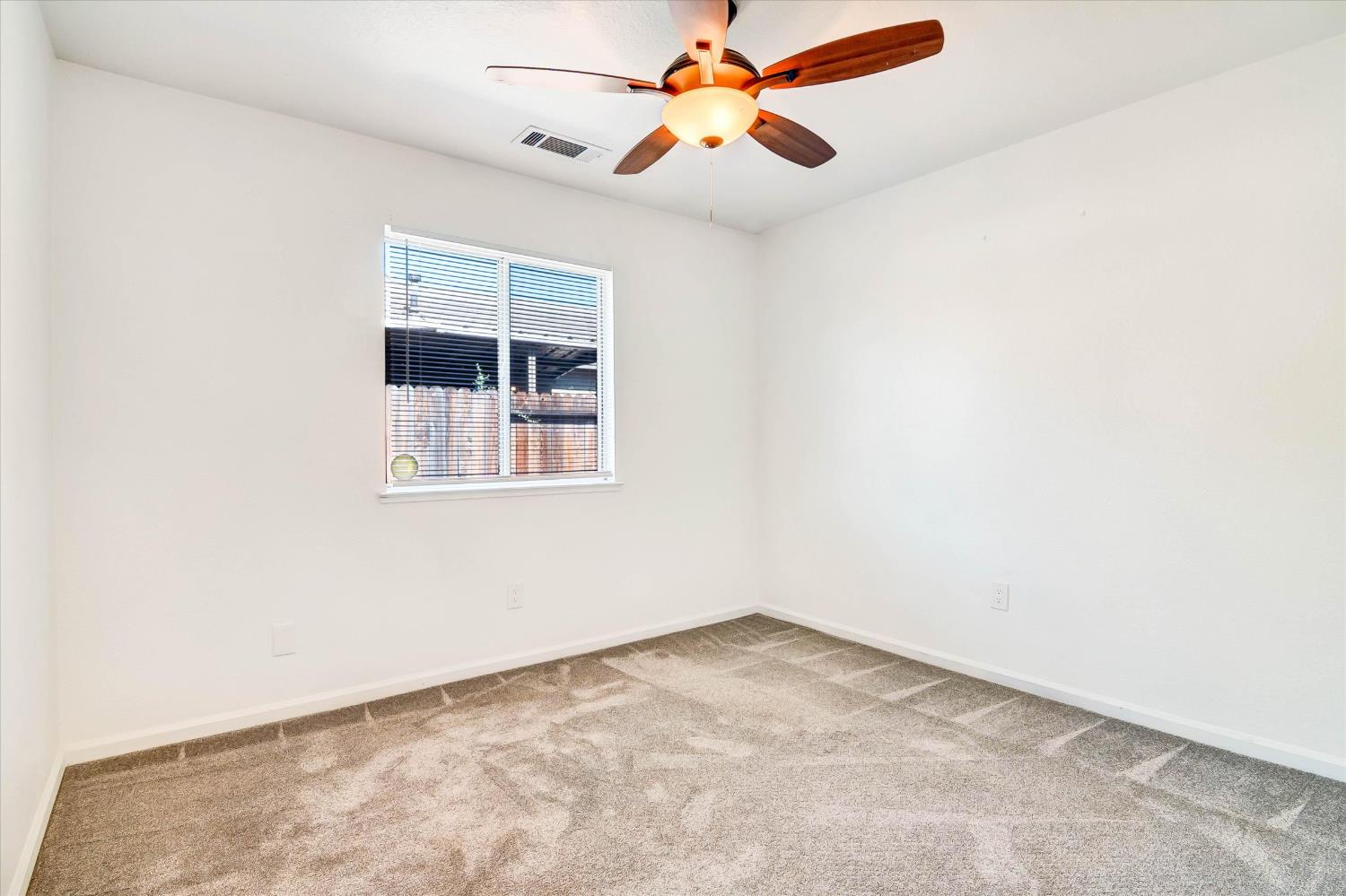 521 Pecan Dr, Ripon, CA 95366