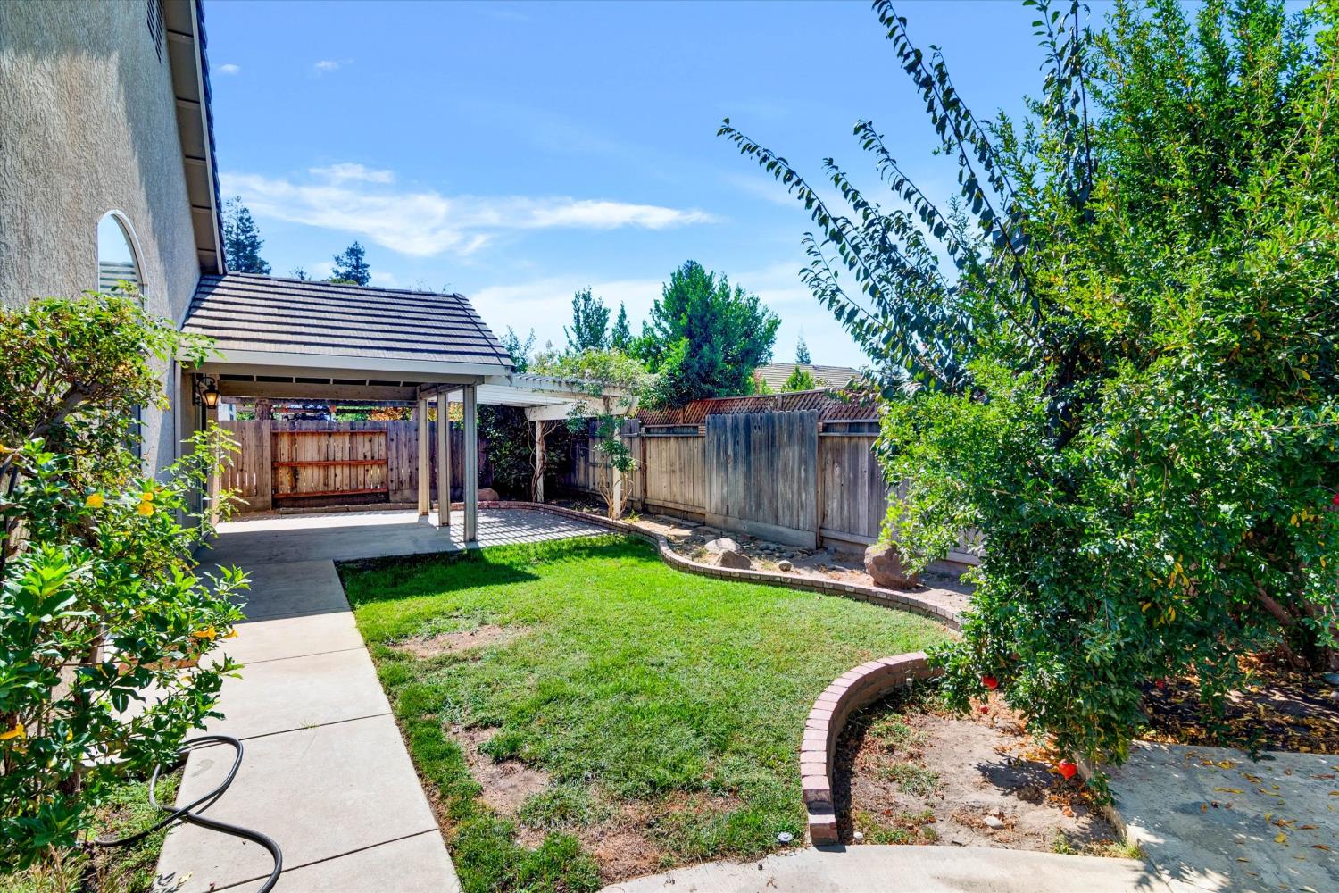 521 Pecan Dr, Ripon, CA 95366