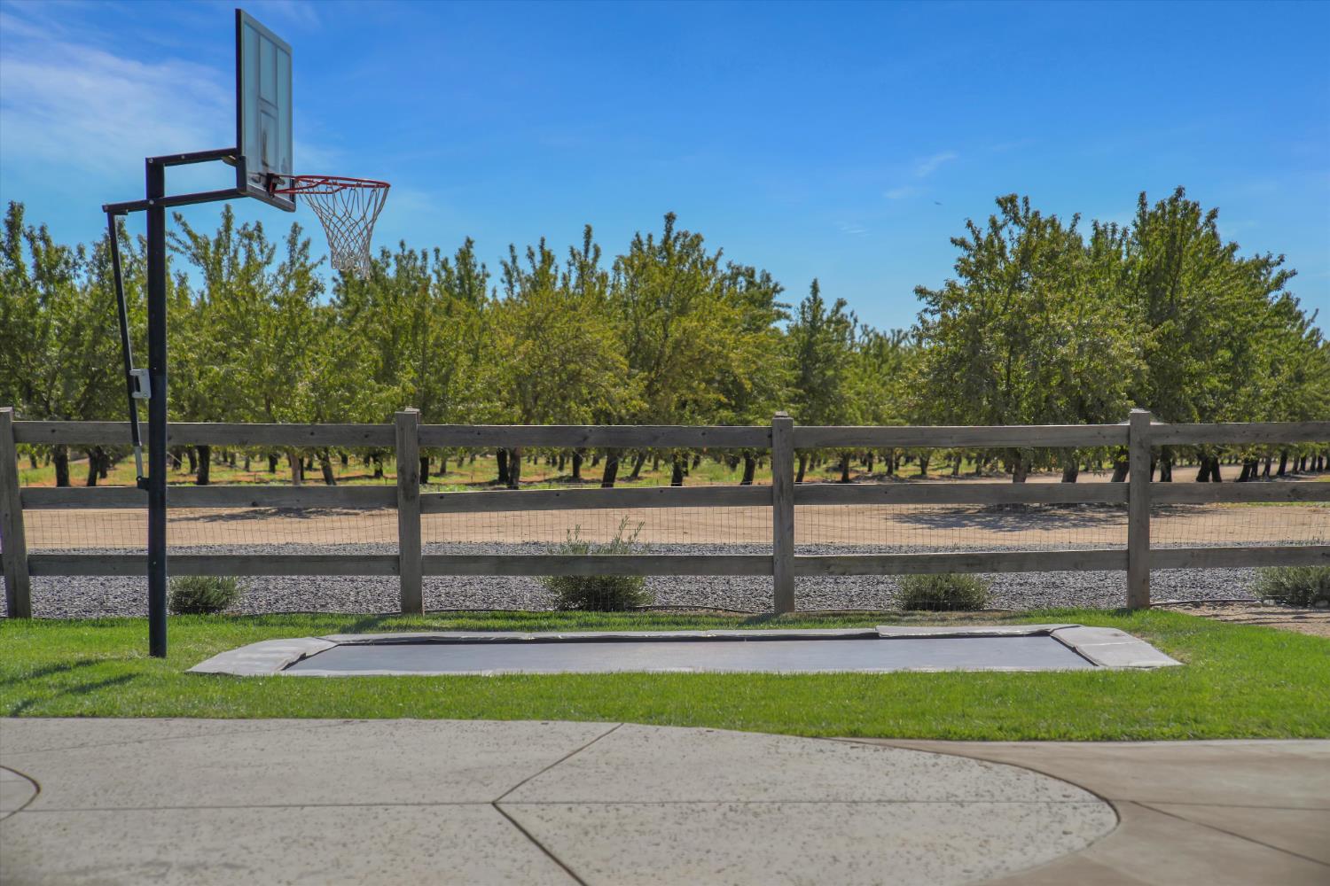 7700 McHenry Ave, Modesto, CA 95356