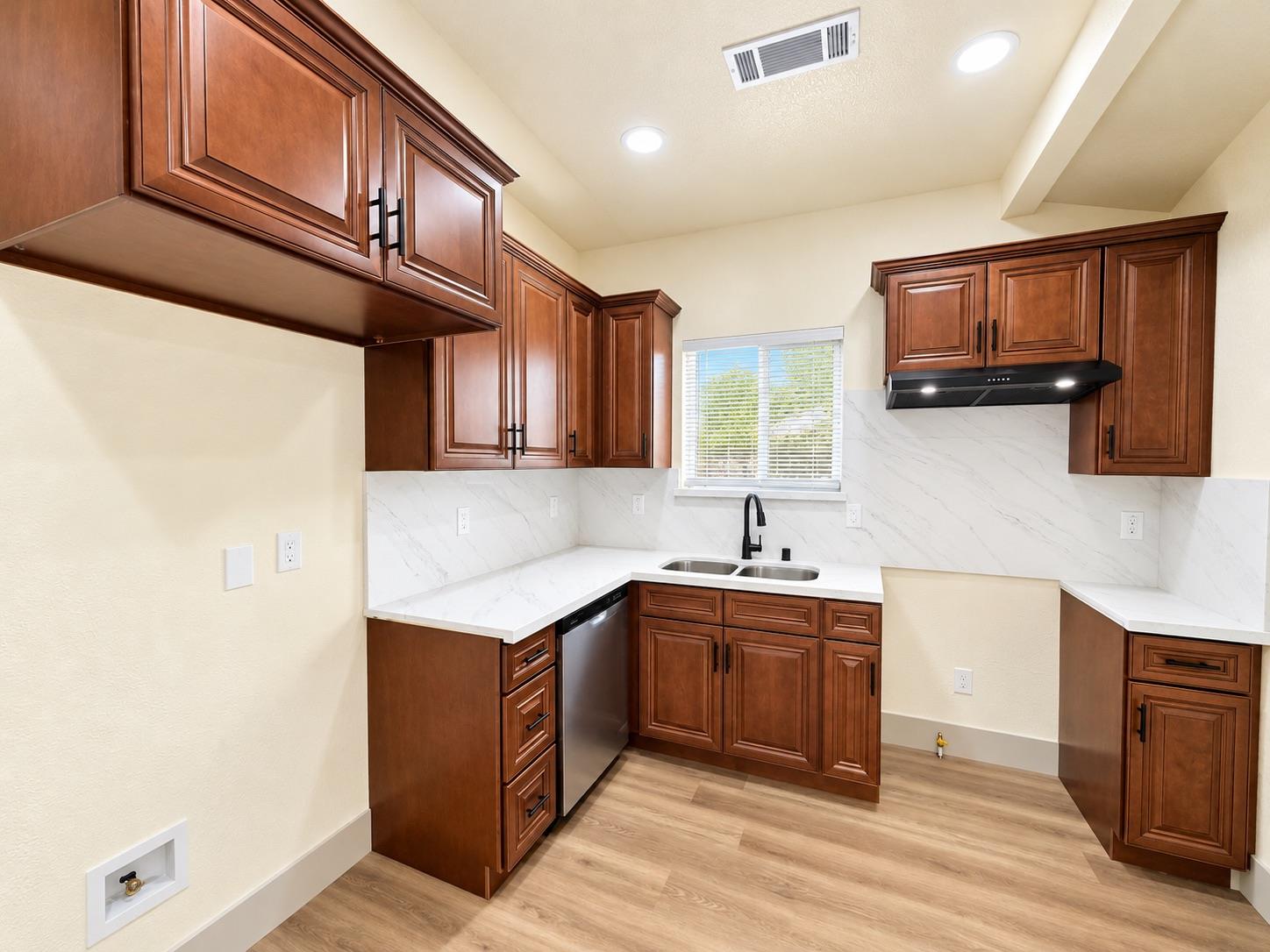 2837 E Grant Ave, Fresno, CA 93701