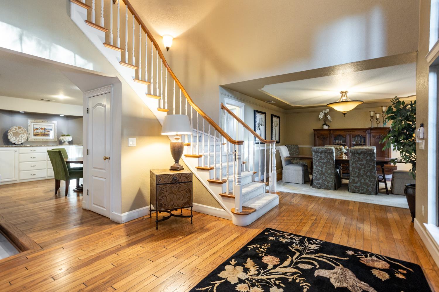 6980 Hillcrest Dr, Modesto, CA 95356