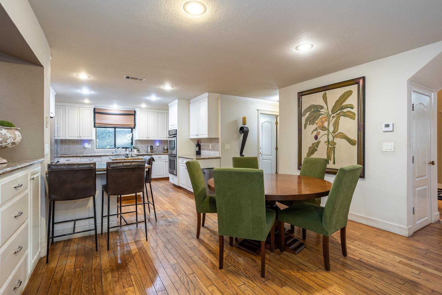 6980 Hillcrest Dr, Modesto, CA 95356