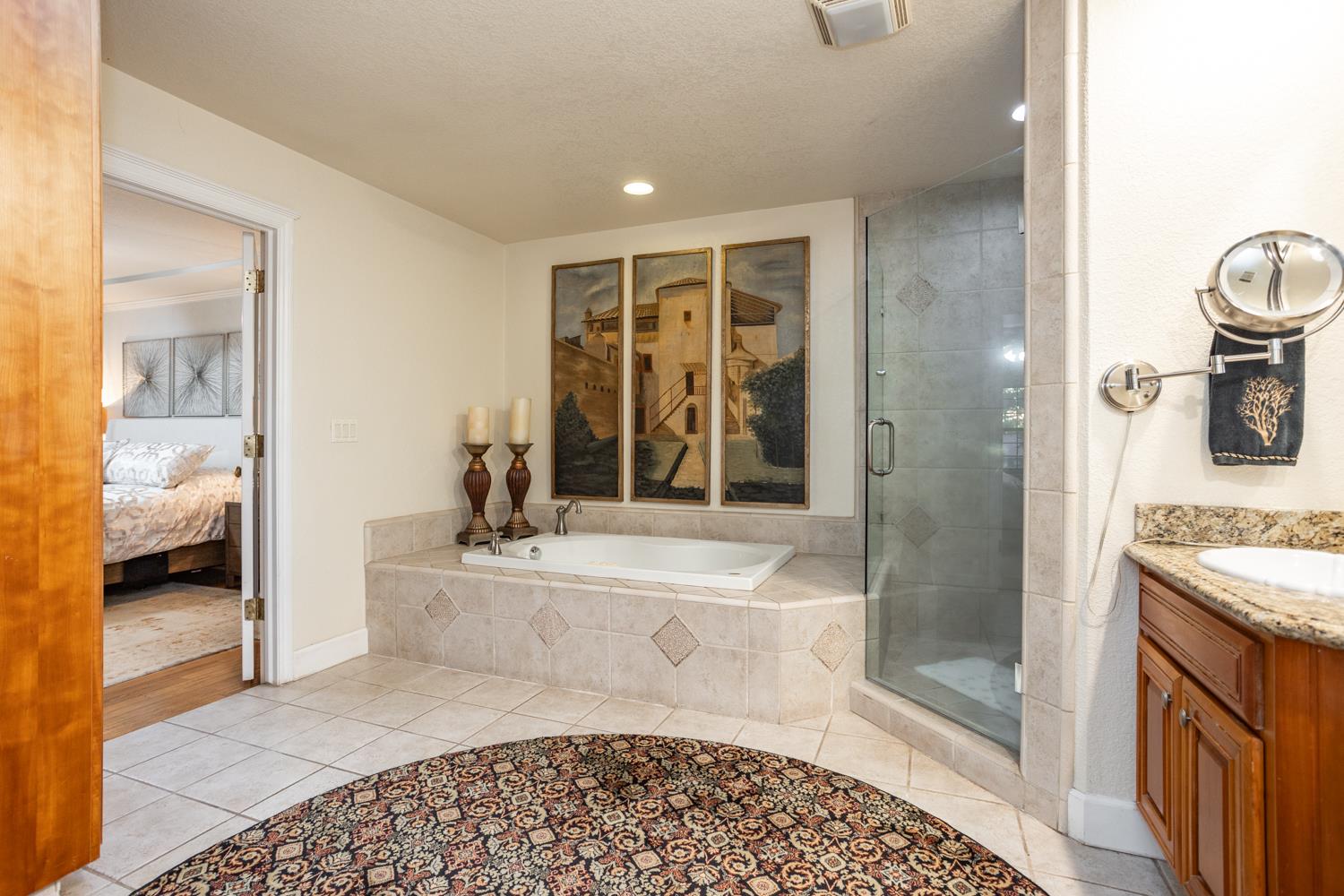 6980 Hillcrest Dr, Modesto, CA 95356
