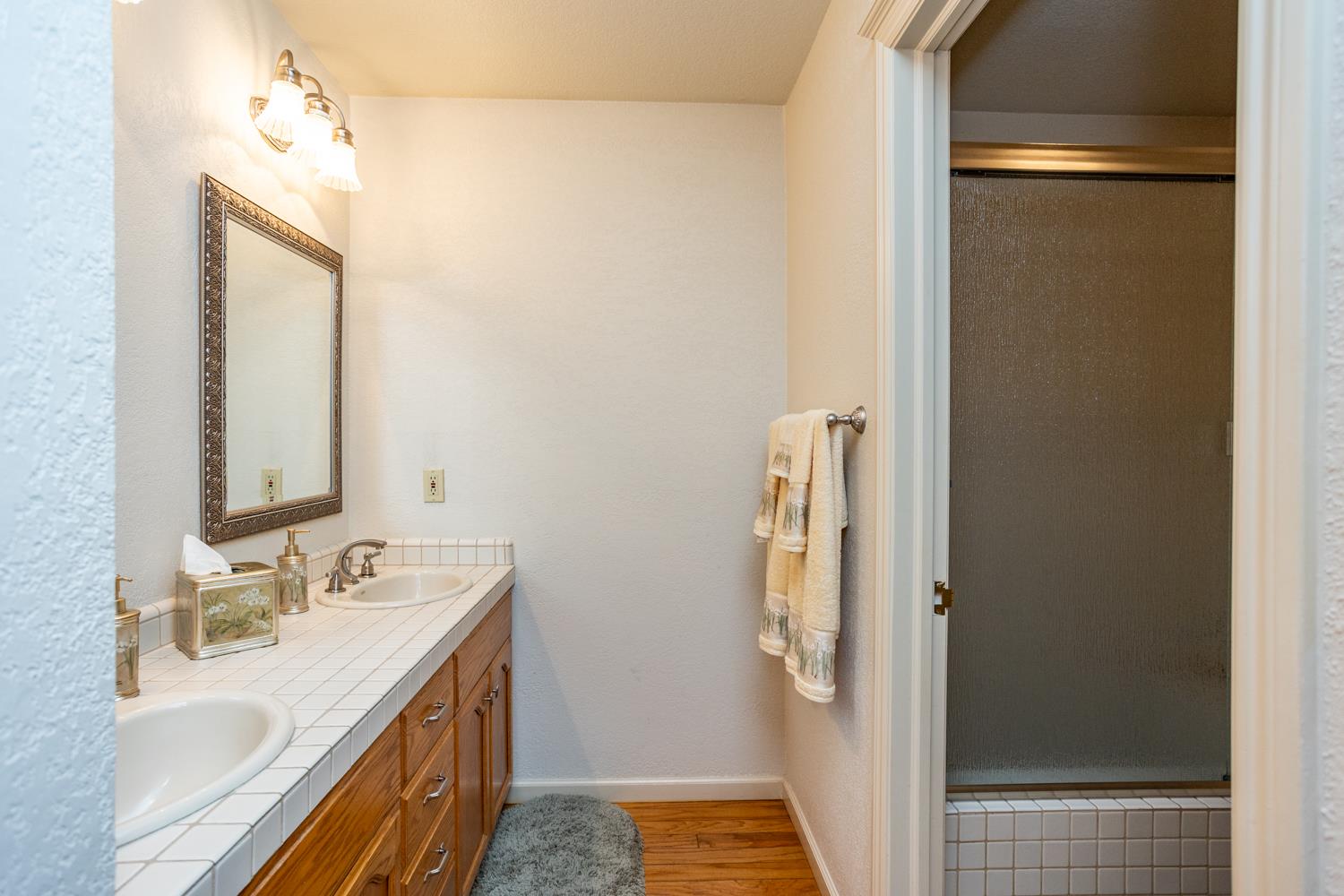 6980 Hillcrest Dr, Modesto, CA 95356