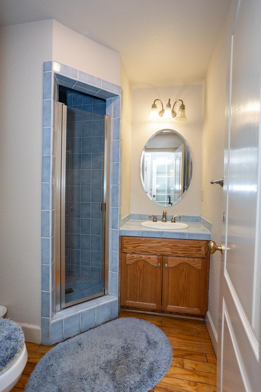 6980 Hillcrest Dr, Modesto, CA 95356