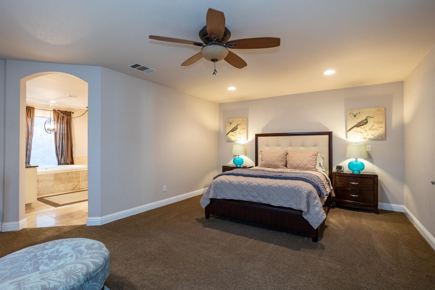 6980 Hillcrest Dr, Modesto, CA 95356