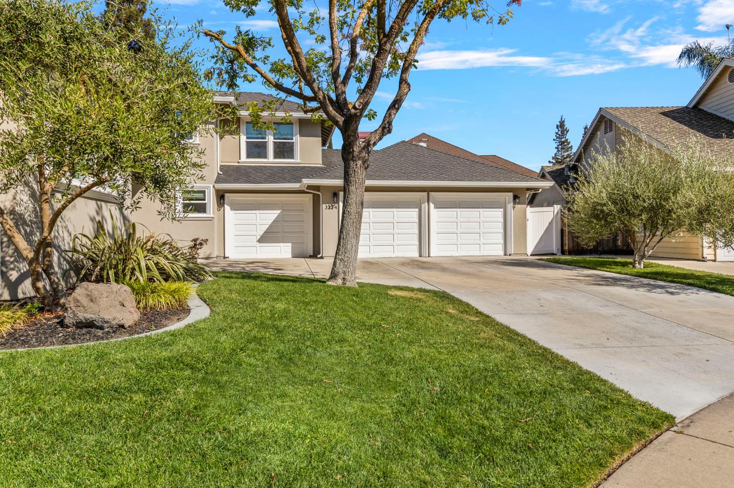 3224 Lakeshore Ct, Modesto, CA 95355