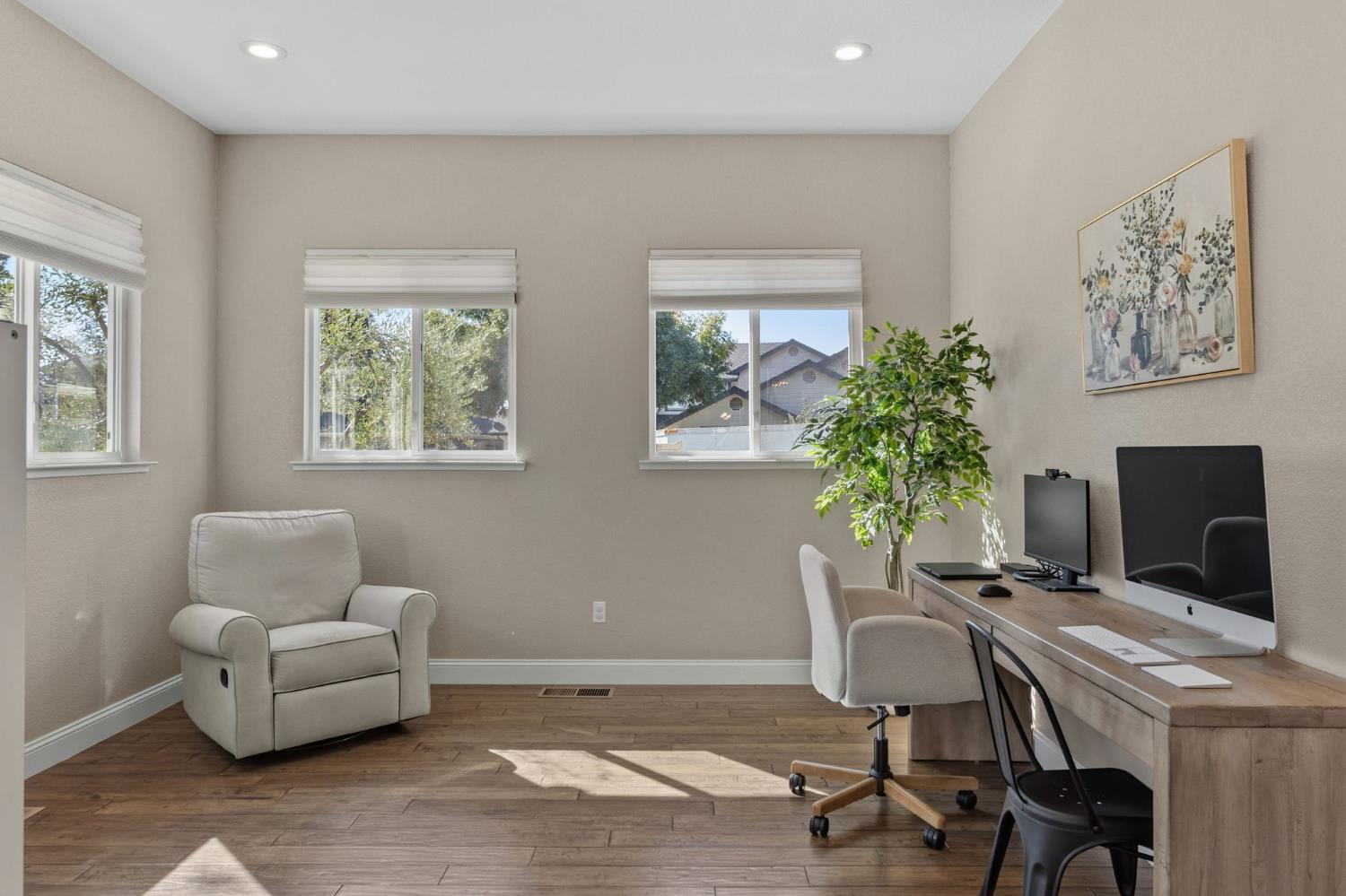 3224 Lakeshore Ct, Modesto, CA 95355
