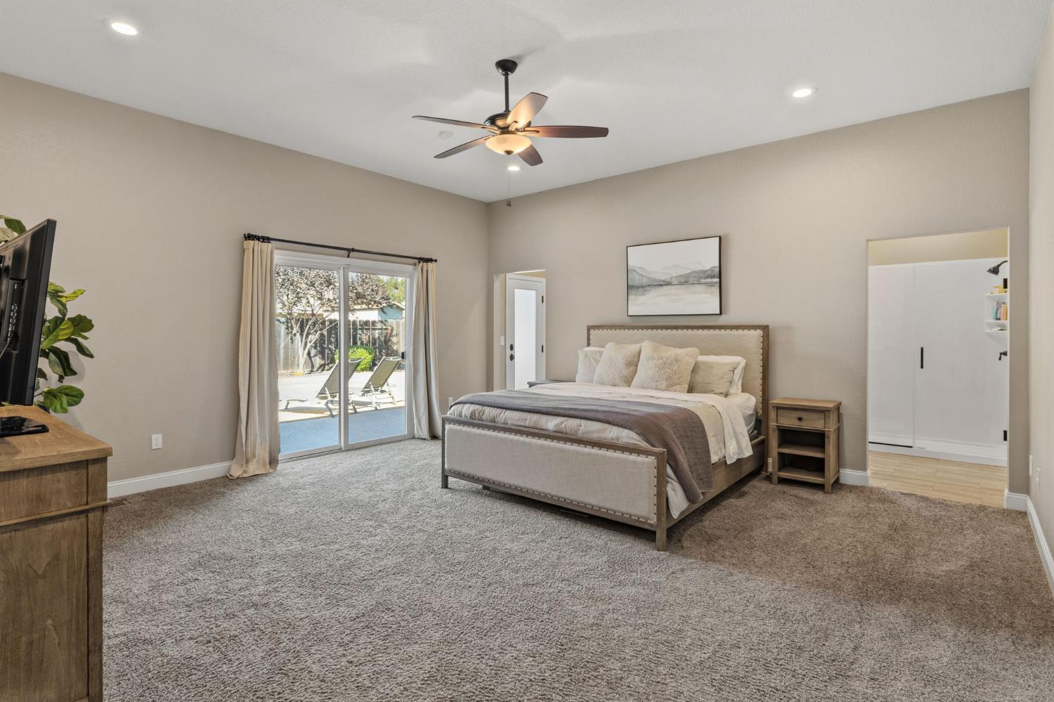 3224 Lakeshore Ct, Modesto, CA 95355