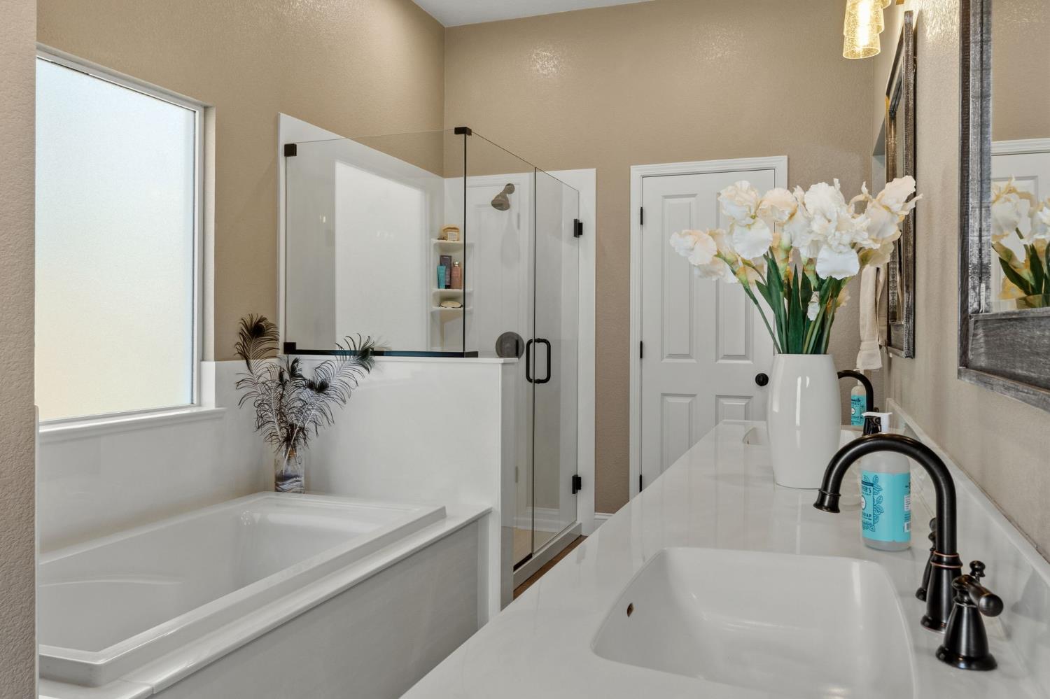 3224 Lakeshore Ct, Modesto, CA 95355