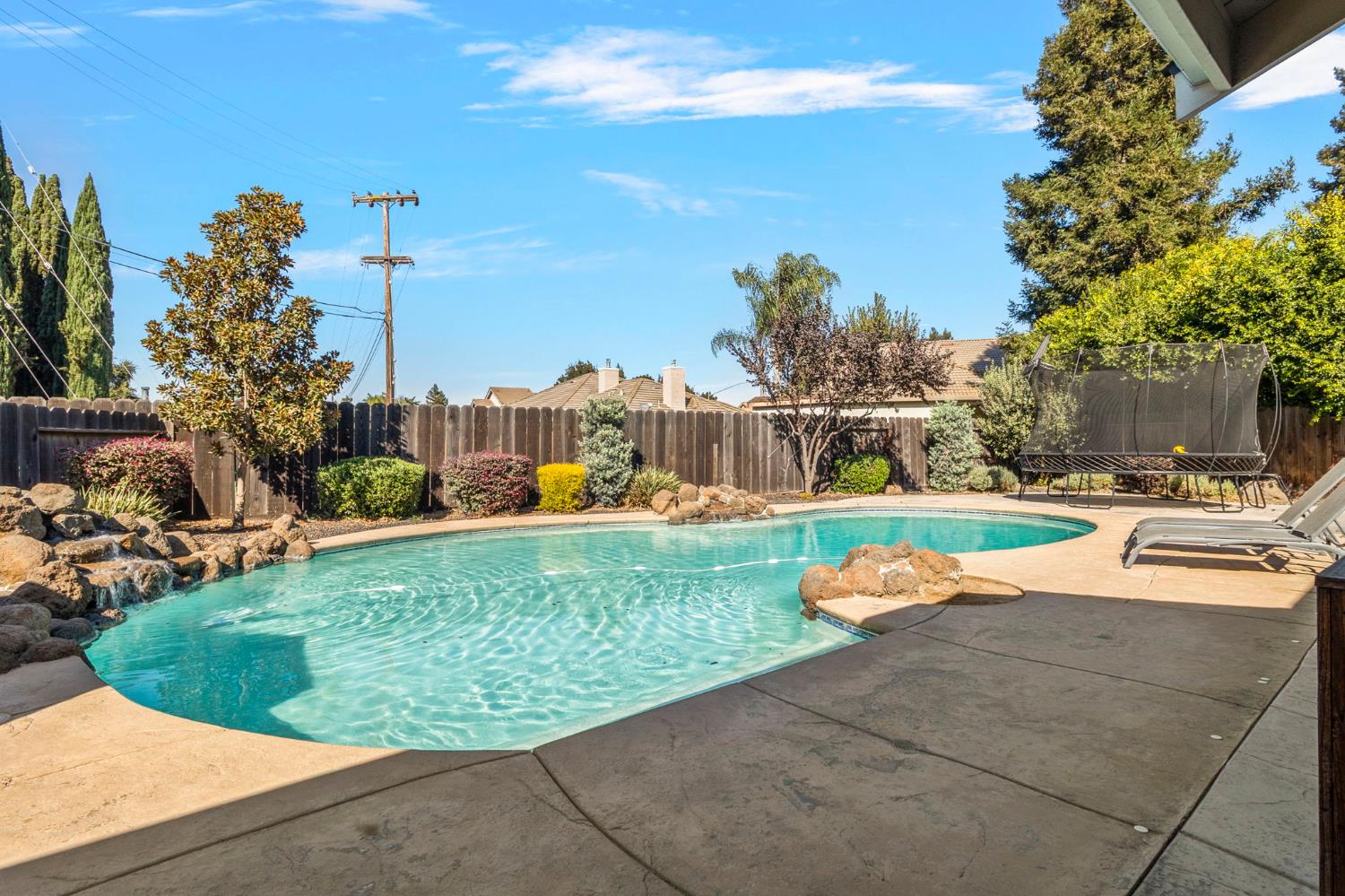 3224 Lakeshore Ct, Modesto, CA 95355