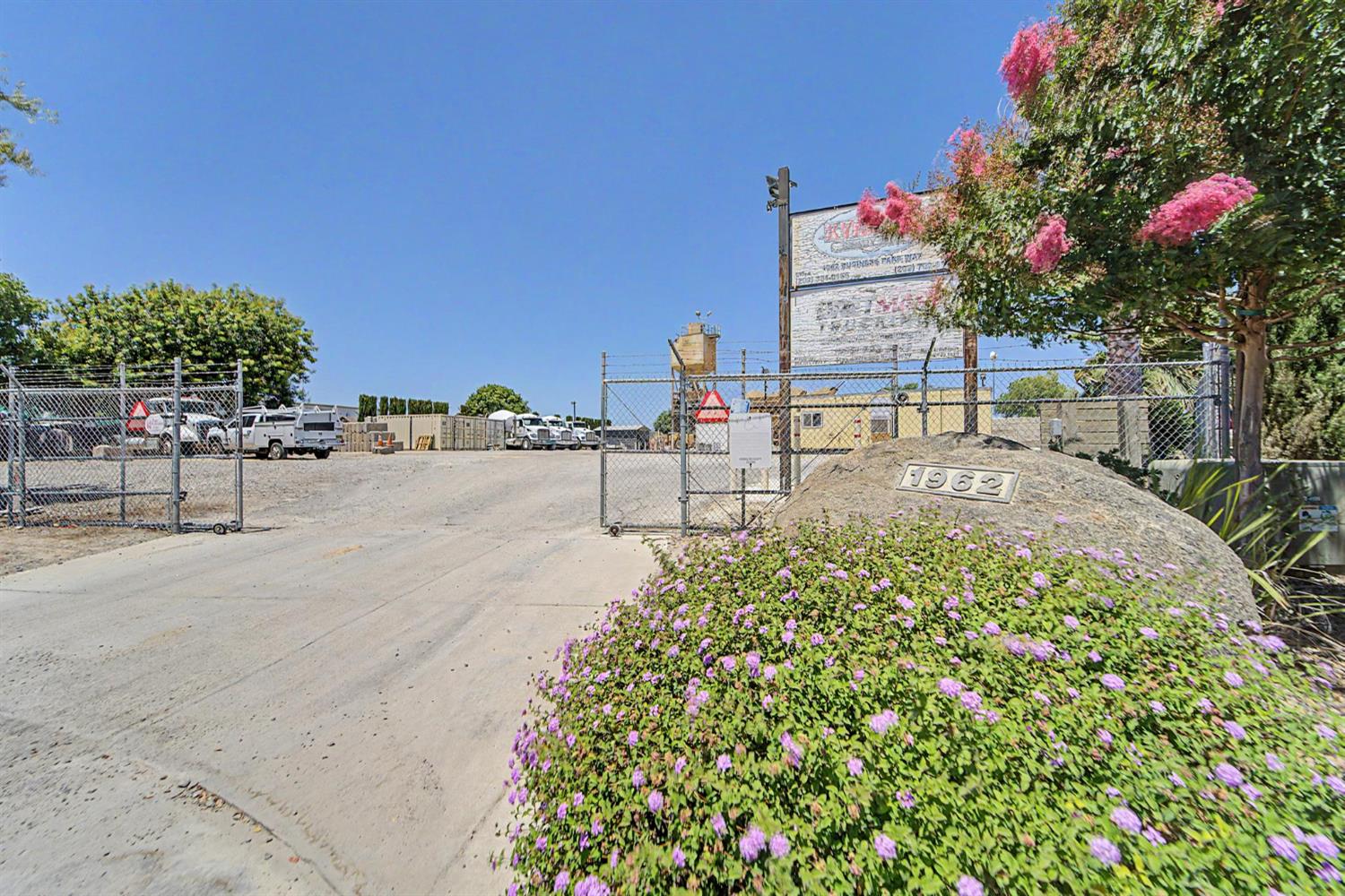 1962 Business Park Way, Merced, CA 95340