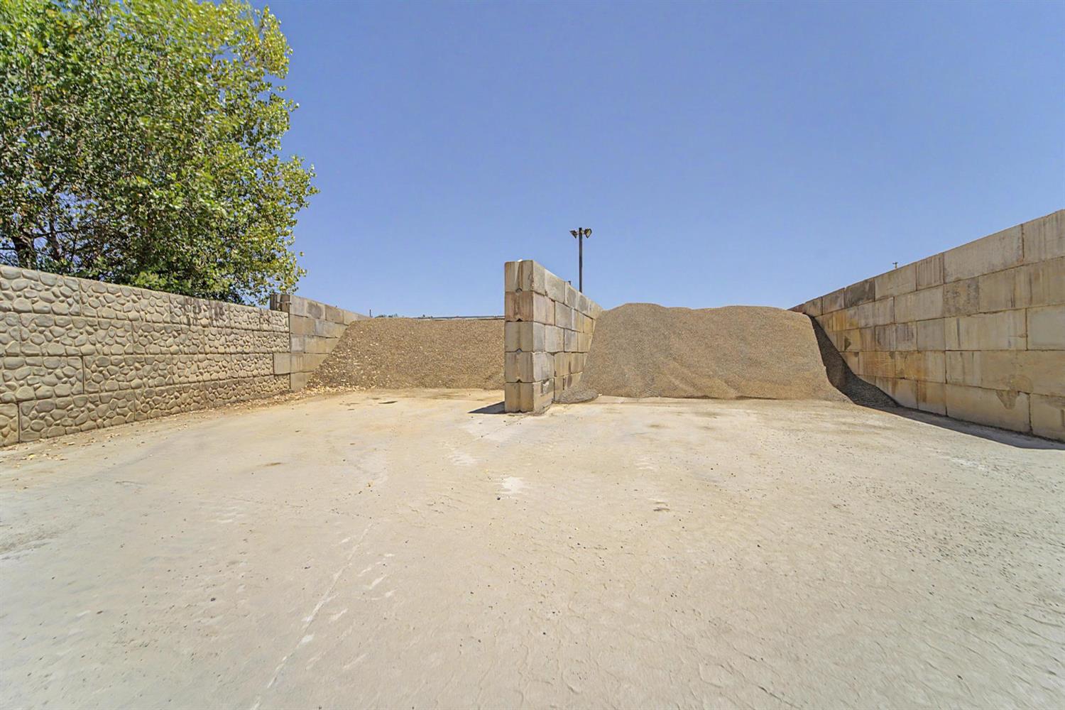 1962 Business Park Way, Merced, CA 95340