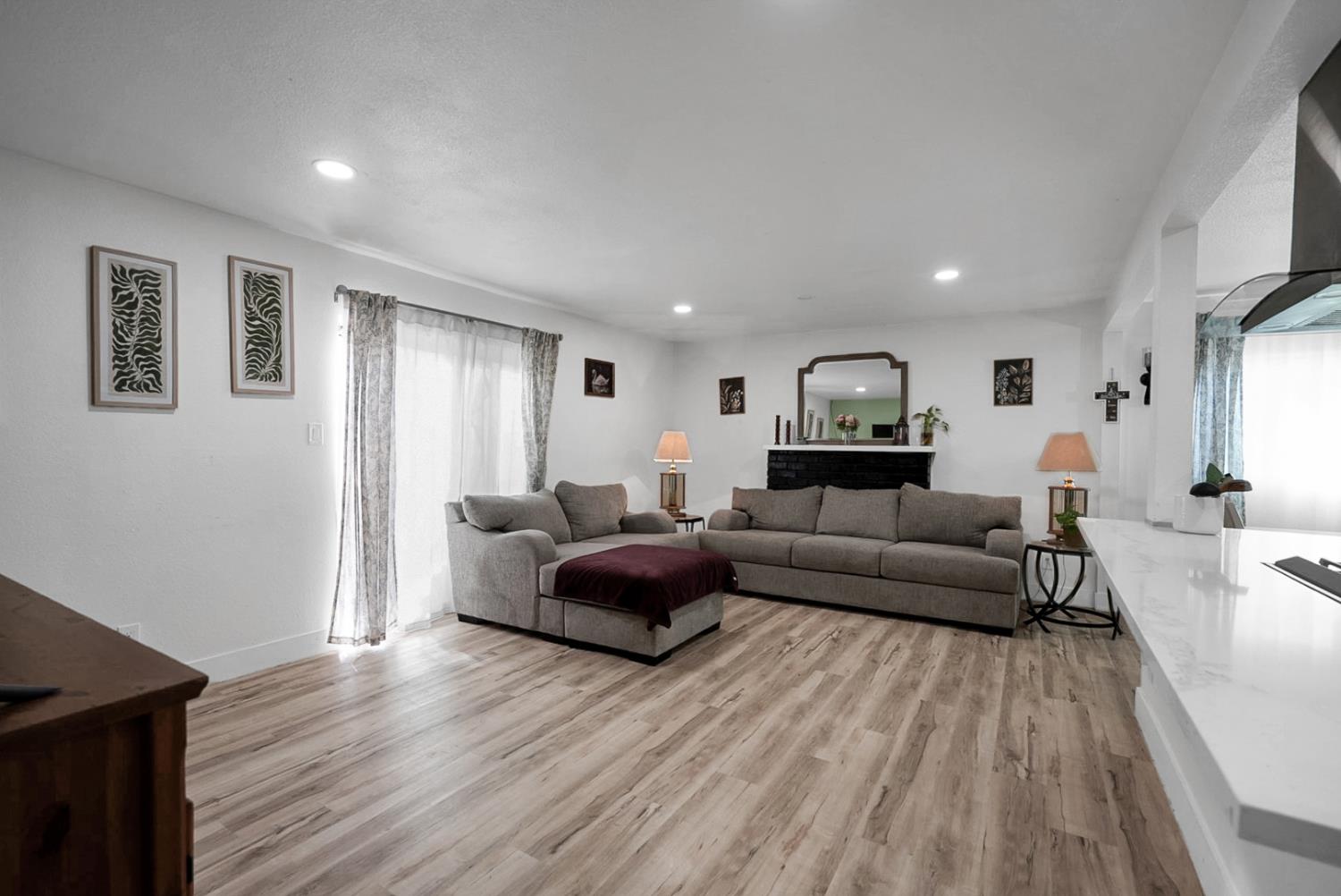 3168 Sacramento Dr, Merced, CA 95348