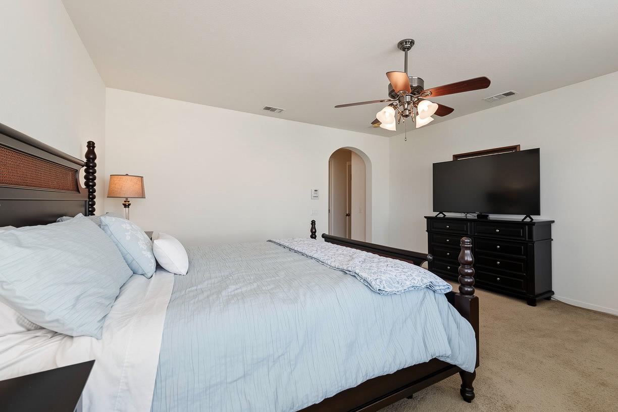561 Fresian Dr, Oakdale, CA 95361
