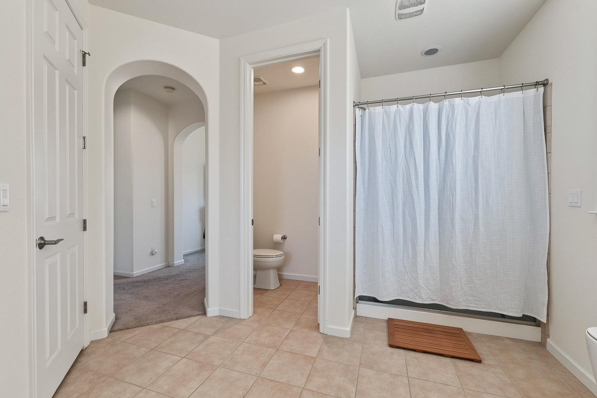 561 Fresian Dr, Oakdale, CA 95361