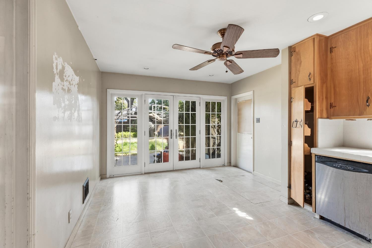 213 Palm Ave, Modesto, CA 95350