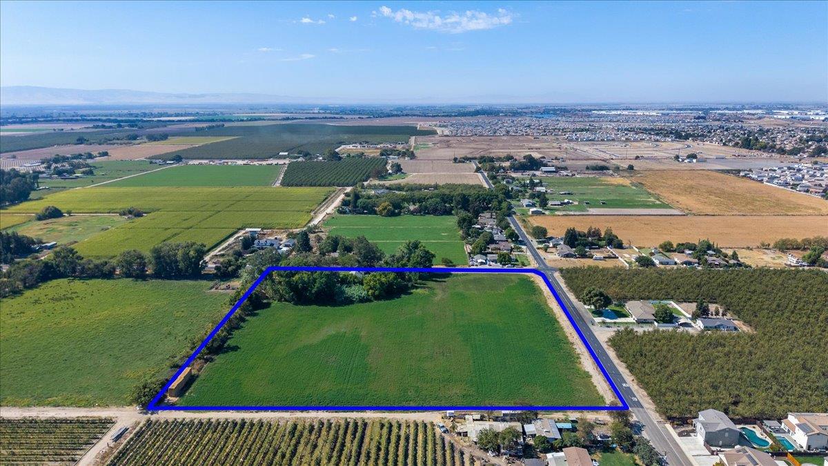 21080 S Oleander Ave, Manteca, CA 95337