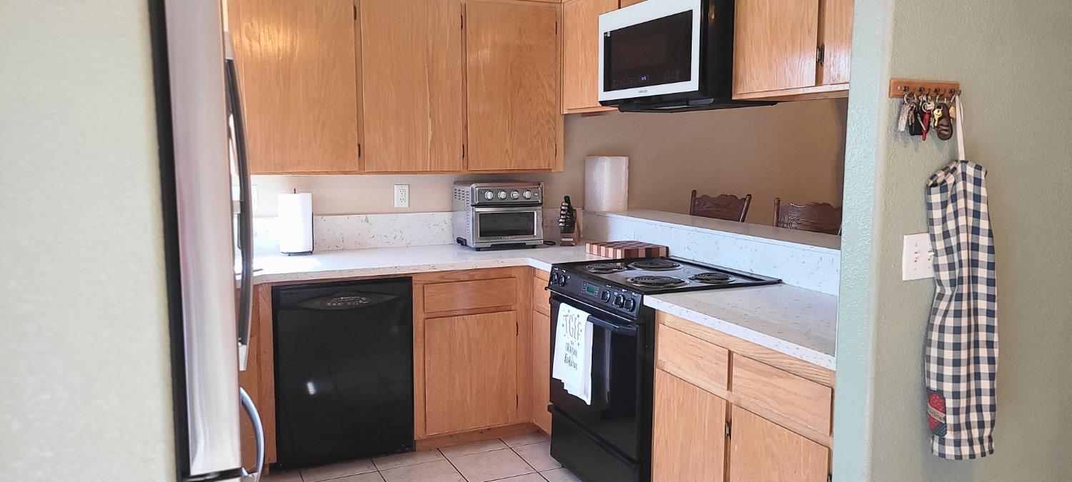 12218 Goldmine Ave, Waterford, CA 95386