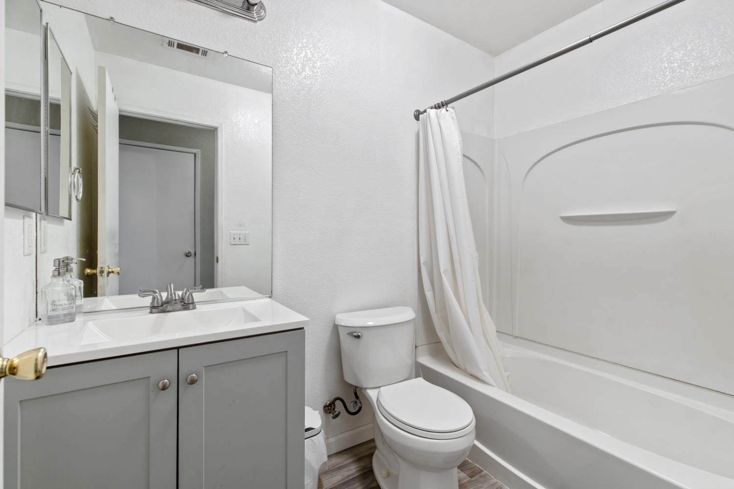 12218 Goldmine Ave, Waterford, CA 95386