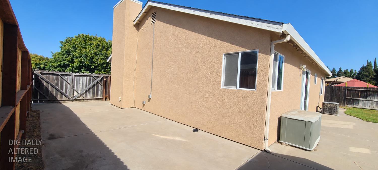 12218 Goldmine Ave, Waterford, CA 95386